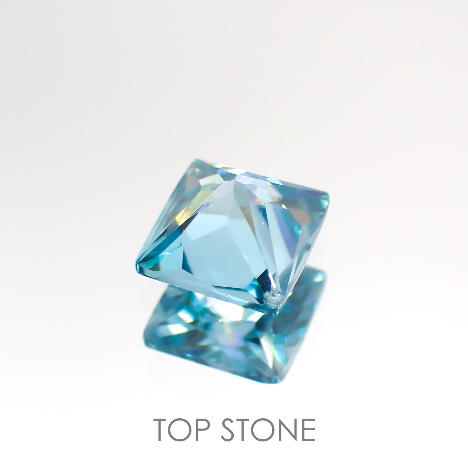 ◇プリンセスカット◇ブルージルコン(宝石名ジルコン) カンボジア産 0.98ct 識別済[210913433]5.1×5.1mm前後