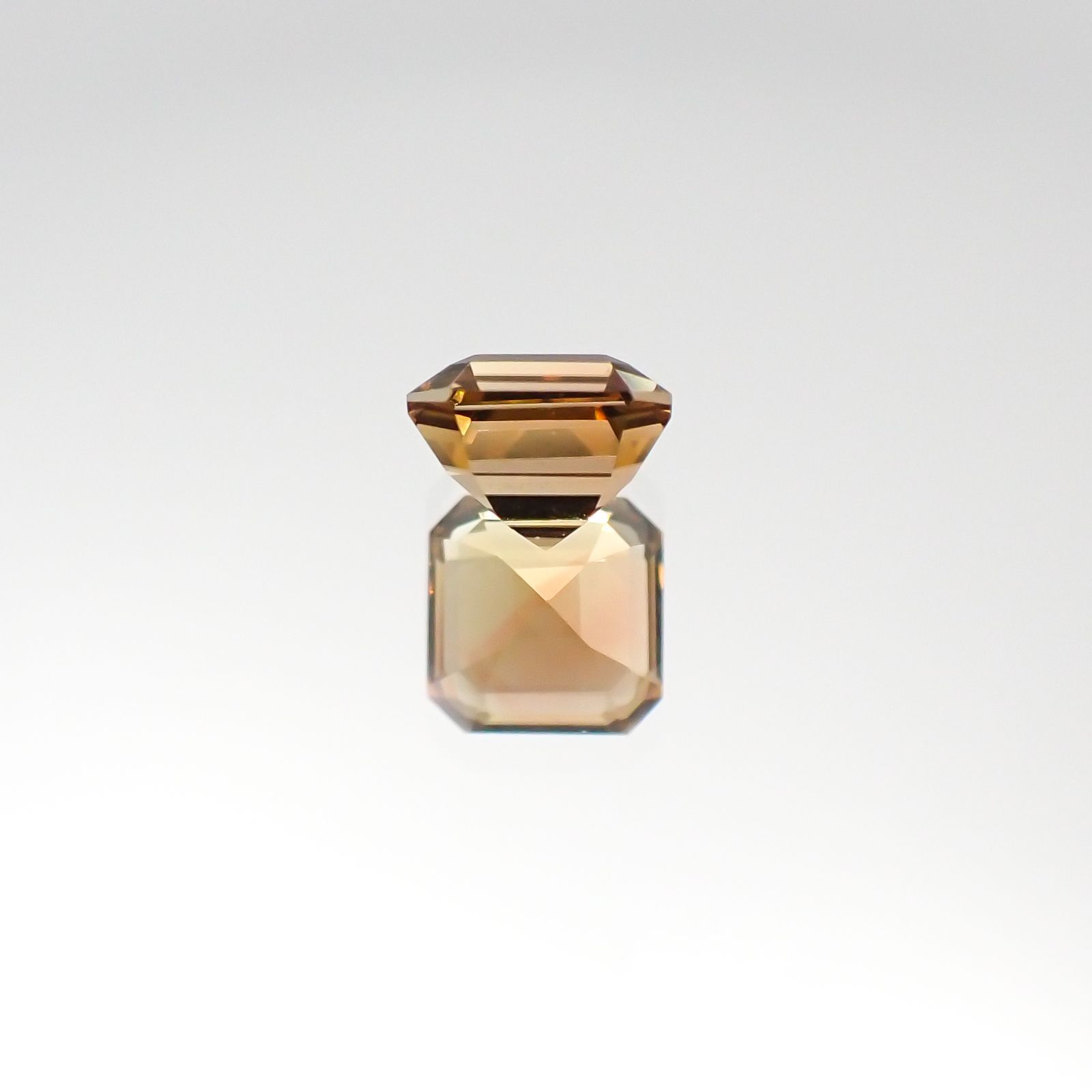 オレンジトルマリン(宝石名トルマリン)ブラジル産 0.72ct 識別済[231023953]5.1x5.1mm前後