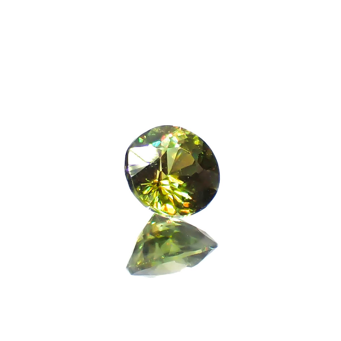 カラーチェンジスフェーン パキスタン産 0.19ct / 3.5x3.5mm前後 [250931063]