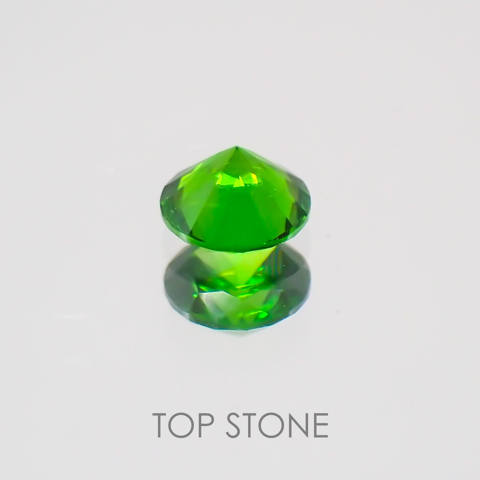 デマントイドガーネット(宝石名デマントイド・ガーネット) ロシア産 0.139ct ソ付(彩珠)[20052389]3.1×3.1mm前後