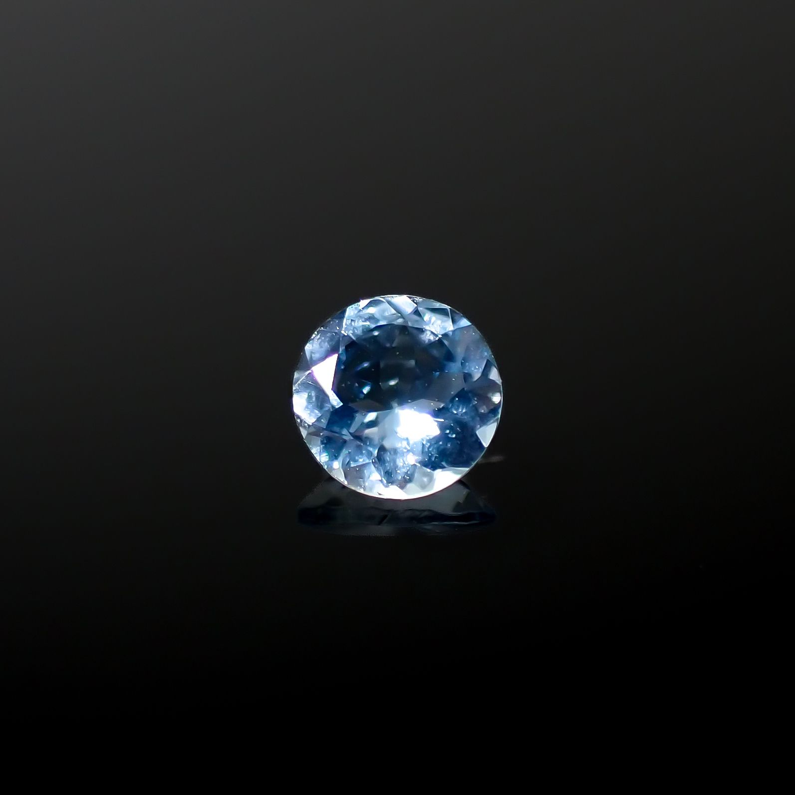 アクアマリン(宝石名アクアマリン)モザンビーク産 0.33ct 識別済[240226009]4.9x4.8mm前後