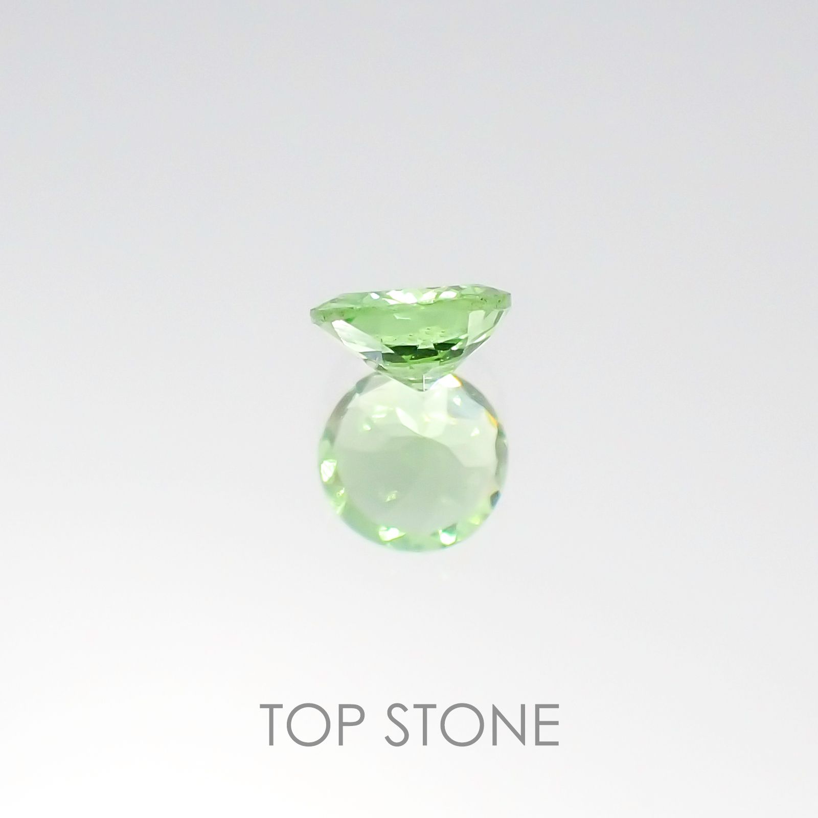 ミントガーネット ケニア産 ルース 0.26ct[20106117]4.1×4.1mm前後