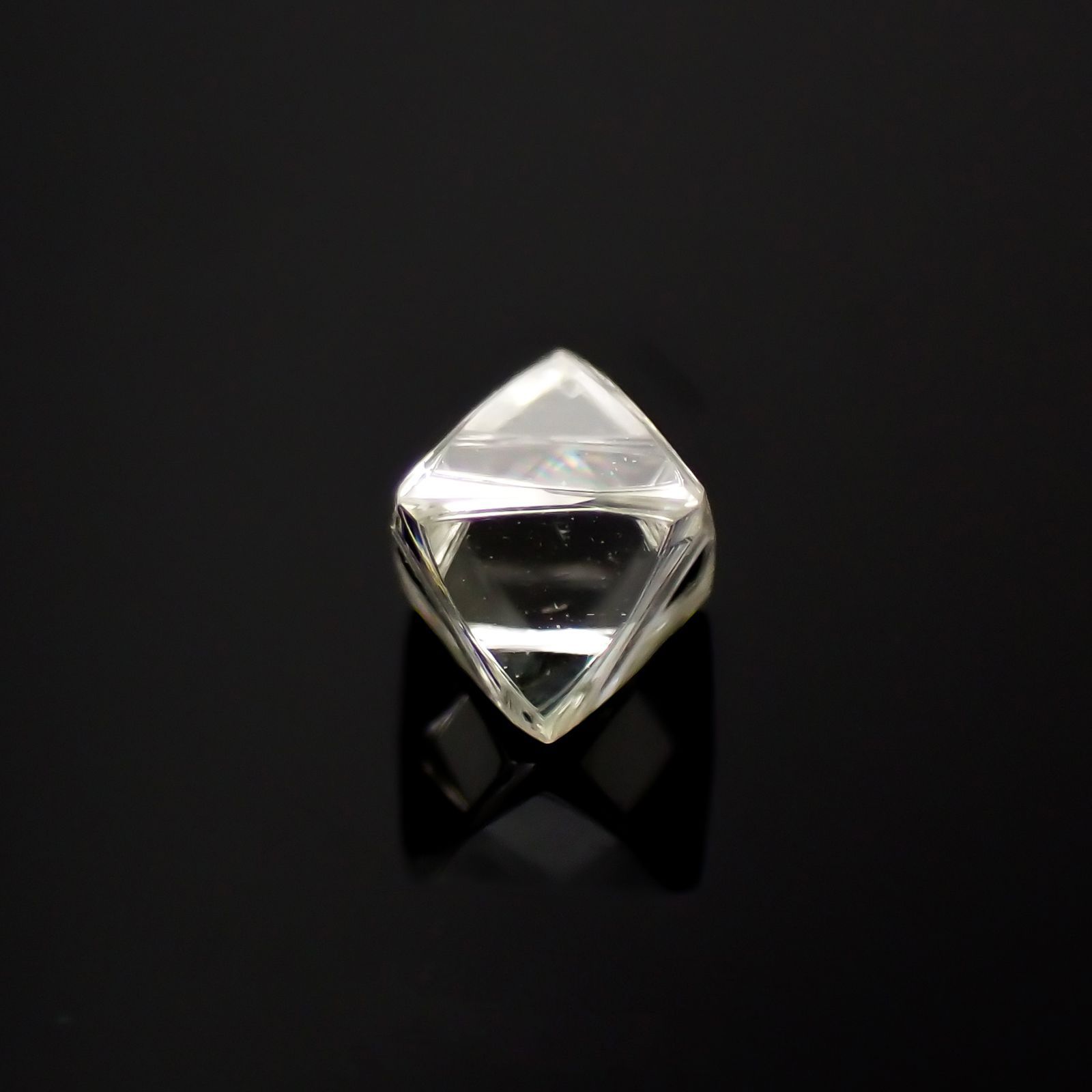 ソーヤブルダイヤモンド 原石 ロシア産 0.18ct[221219192]3.5x3.5mm前後