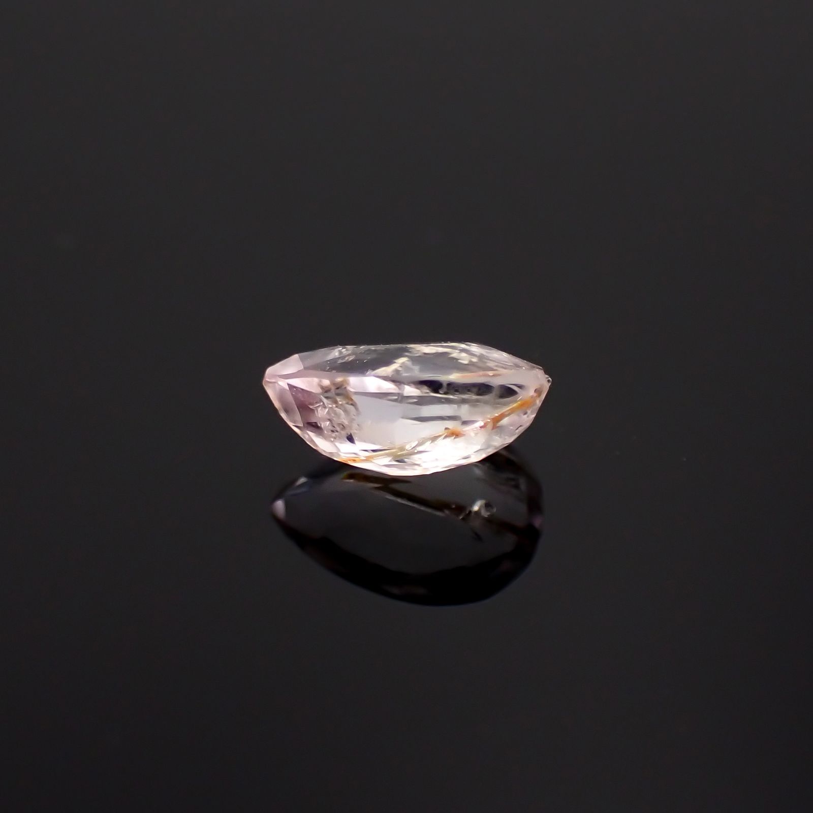 ピンクポードレッタイト (宝石名ポードレッタイト )ビルマ産 0.383ct ソ付(彩珠)[231023922]6x4.2mm前後
