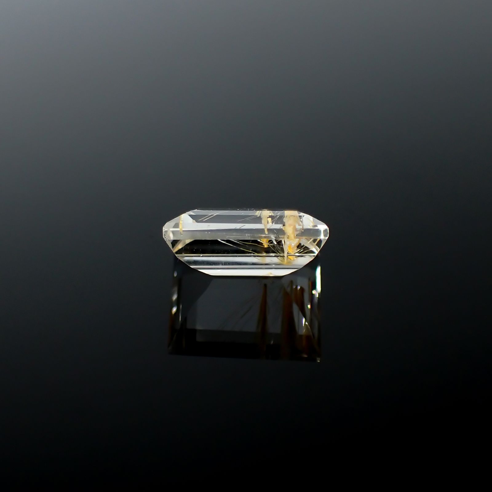 ニードルイントパーズ(チューブイントパーズ) ブラジル・ミナスジェライス州産 4.72ct[240225880]10.6x8.5mm前後