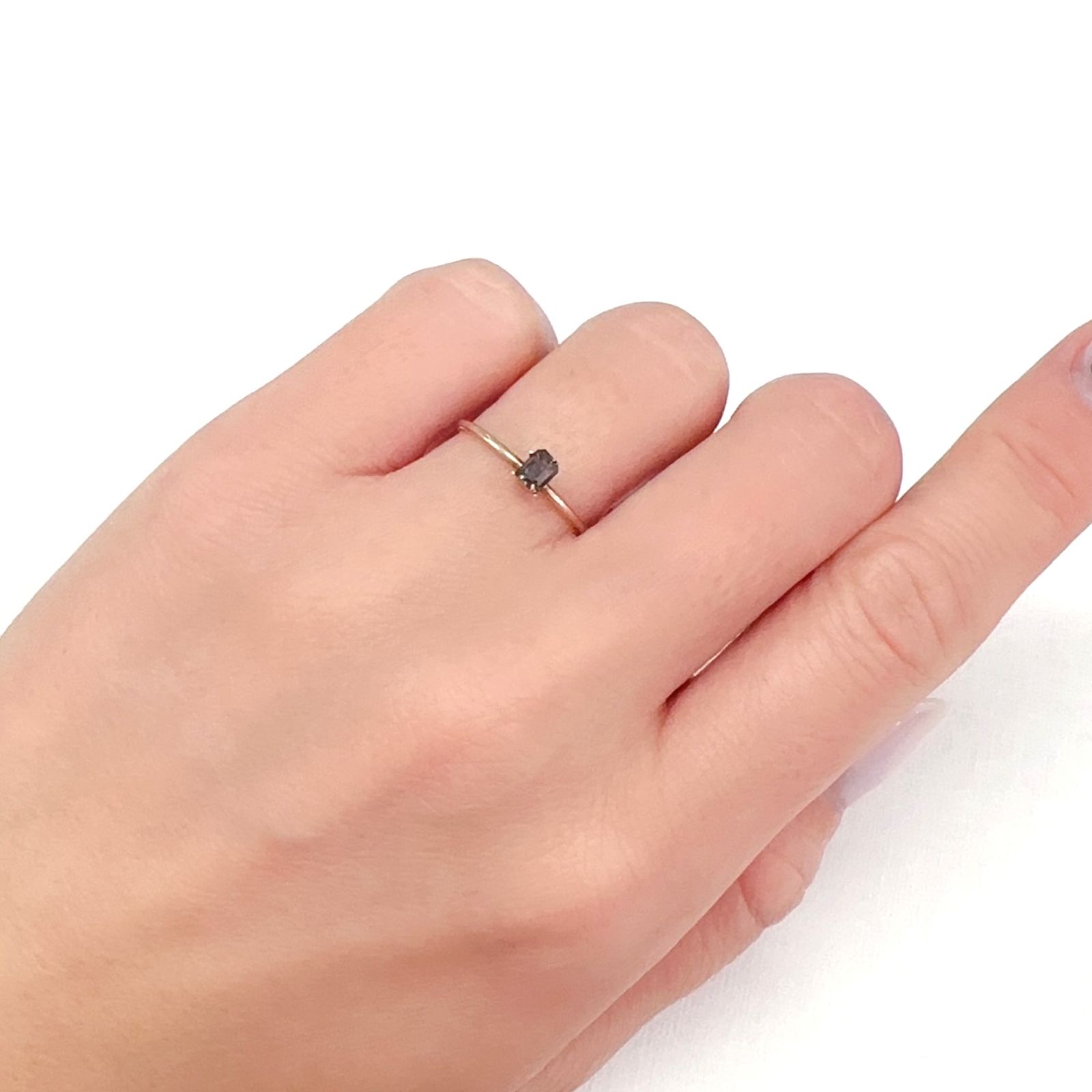 ブルーティントアキシナイト パキスタン産 0.23ct[231224653]3.8x2.9mm前後