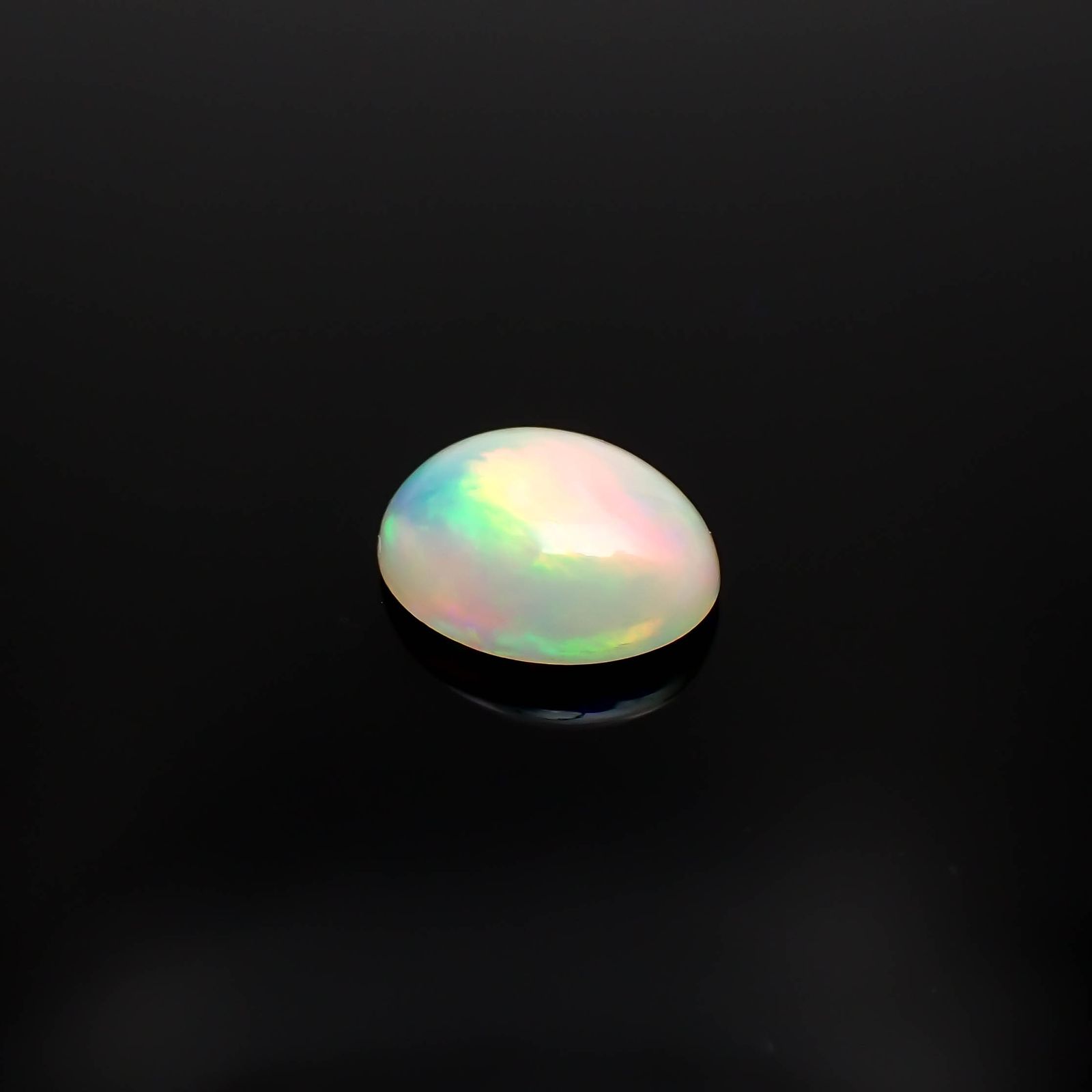 エチオピアオパール(宝石名オパール)エチオピア産 2.136ct ソ付(彩珠)[231224638]11.1x9mm前後