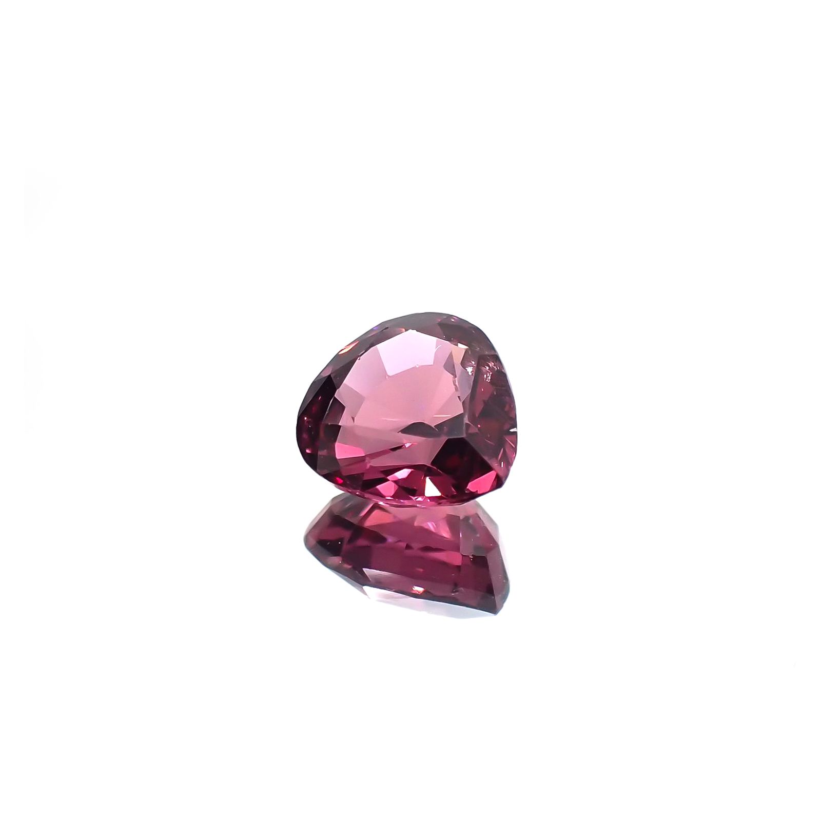カラーシフト マラヤガーネット(宝石名パイロープ スペサルティン アルマンディン・ガーネット) タンザニア産 2.028ct ソ付(彩珠)[210711874]7.9×7.3mm前後