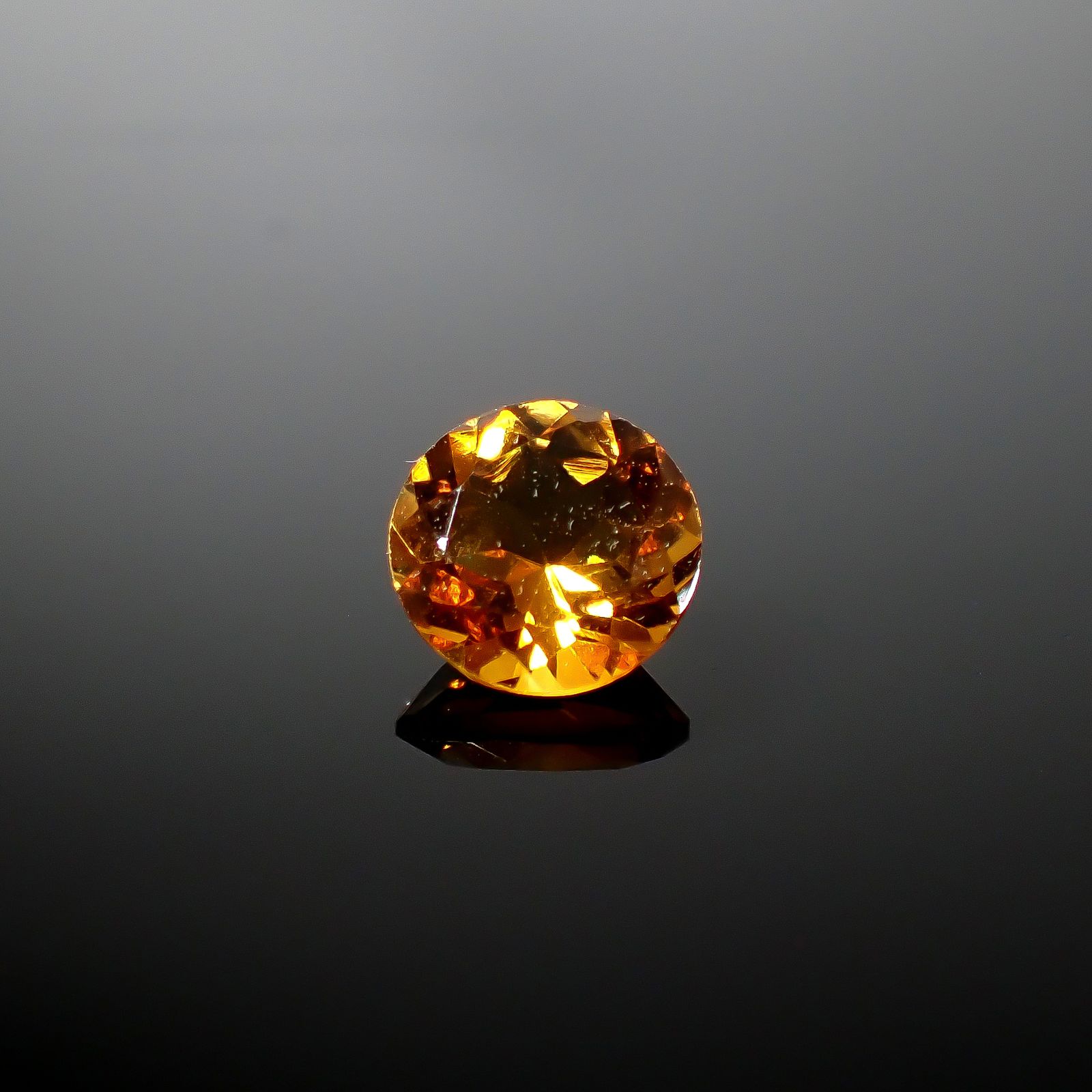 マデイラシトリン ブラジル・ミナスジェライス州産 1.59ct [250630583]8x7.9mm前後