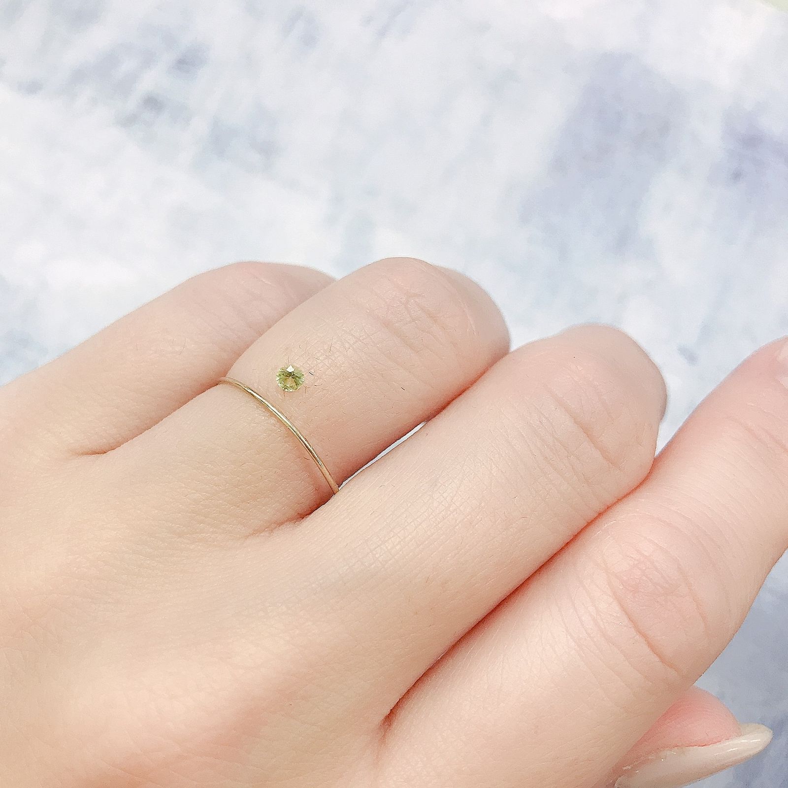 パラサイティックペリドット(宝石名ペリドット)採取地：ロシア 0.065ct 識別済[220616237]2.5x2.5mm前後
