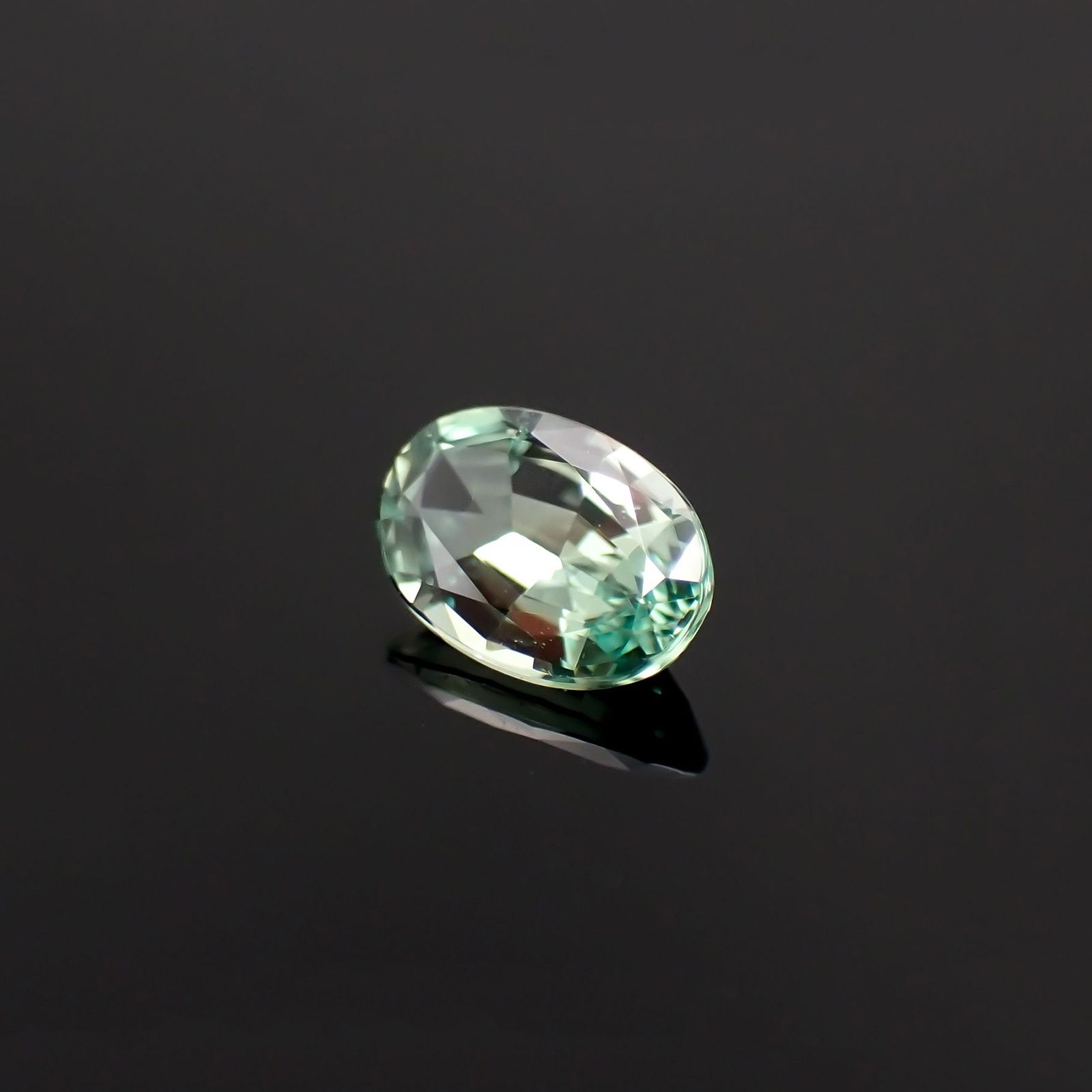 アレキサンドライト(宝石名アレキサンドライト)ブラジル産 GIA鑑付 0.50ct / 6.1x4.13mm前後 [230823160]