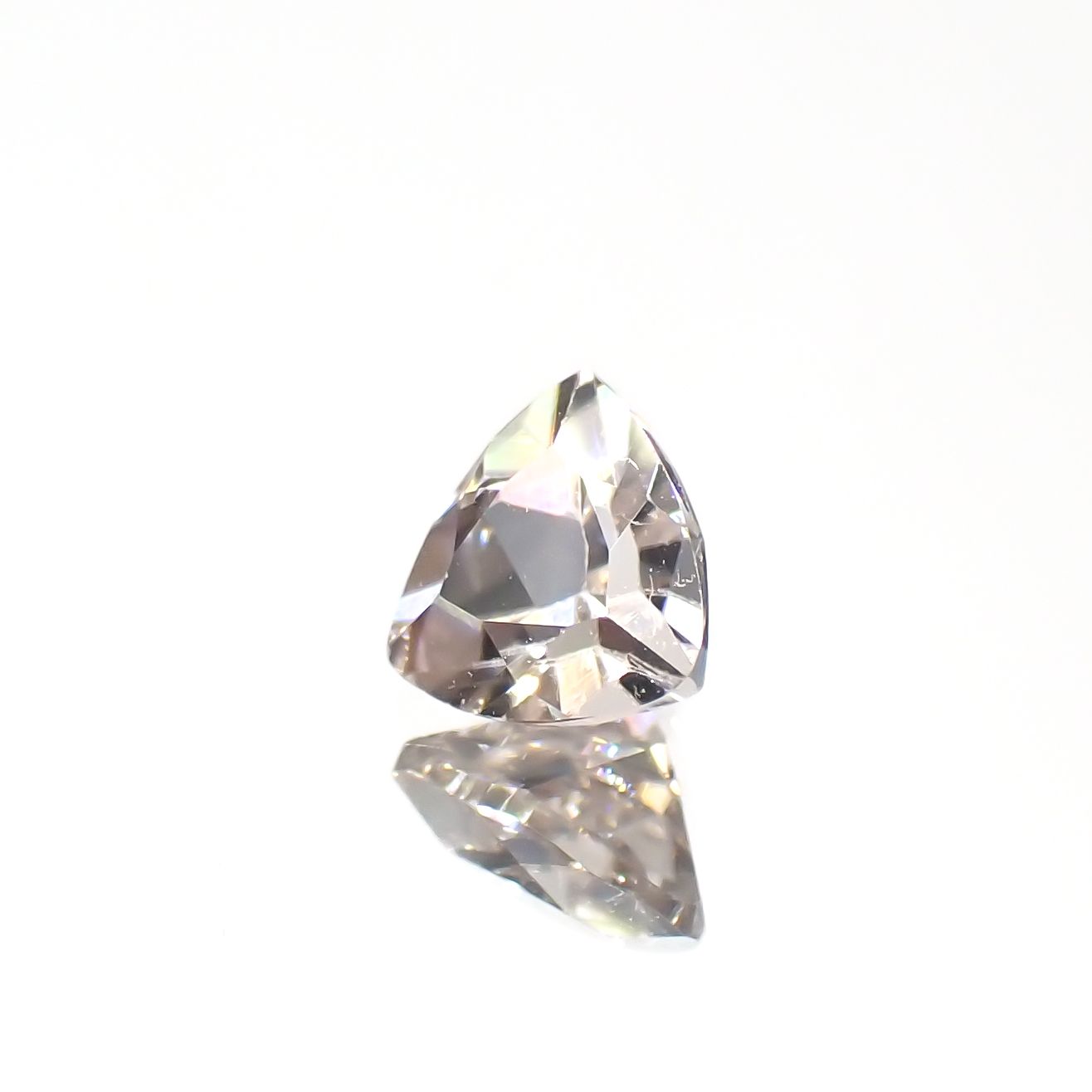 シャンパンカラージルコン スリランカ/カンボジア産 0.50ct[230521909]4.6x4.6mm前後