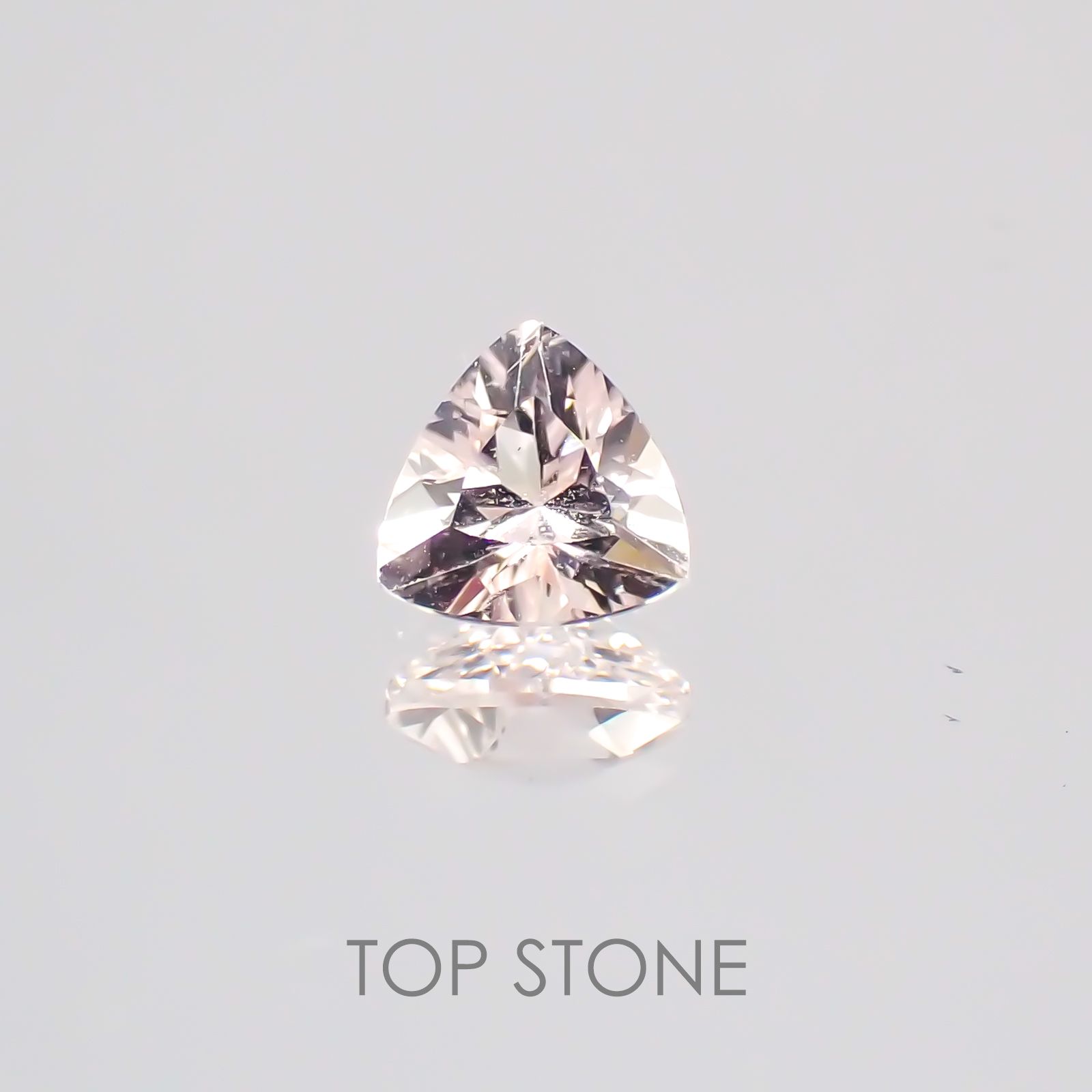 モルガナイト ナイジェリア産 ルース 0.42ct[20128567]5.1×5.2mm前後