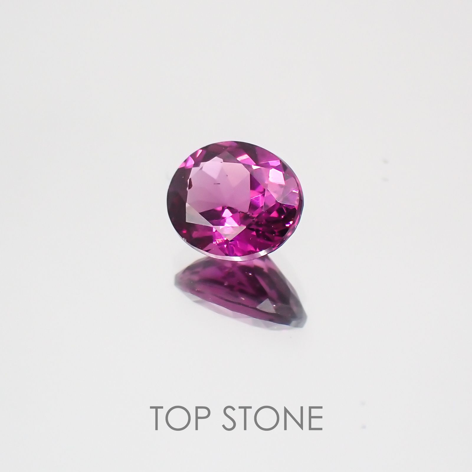 グレープガーネット(宝石名ガーネット) ブラジル産 0.72ct 識別済[21069692]5.8×4.8mm前後