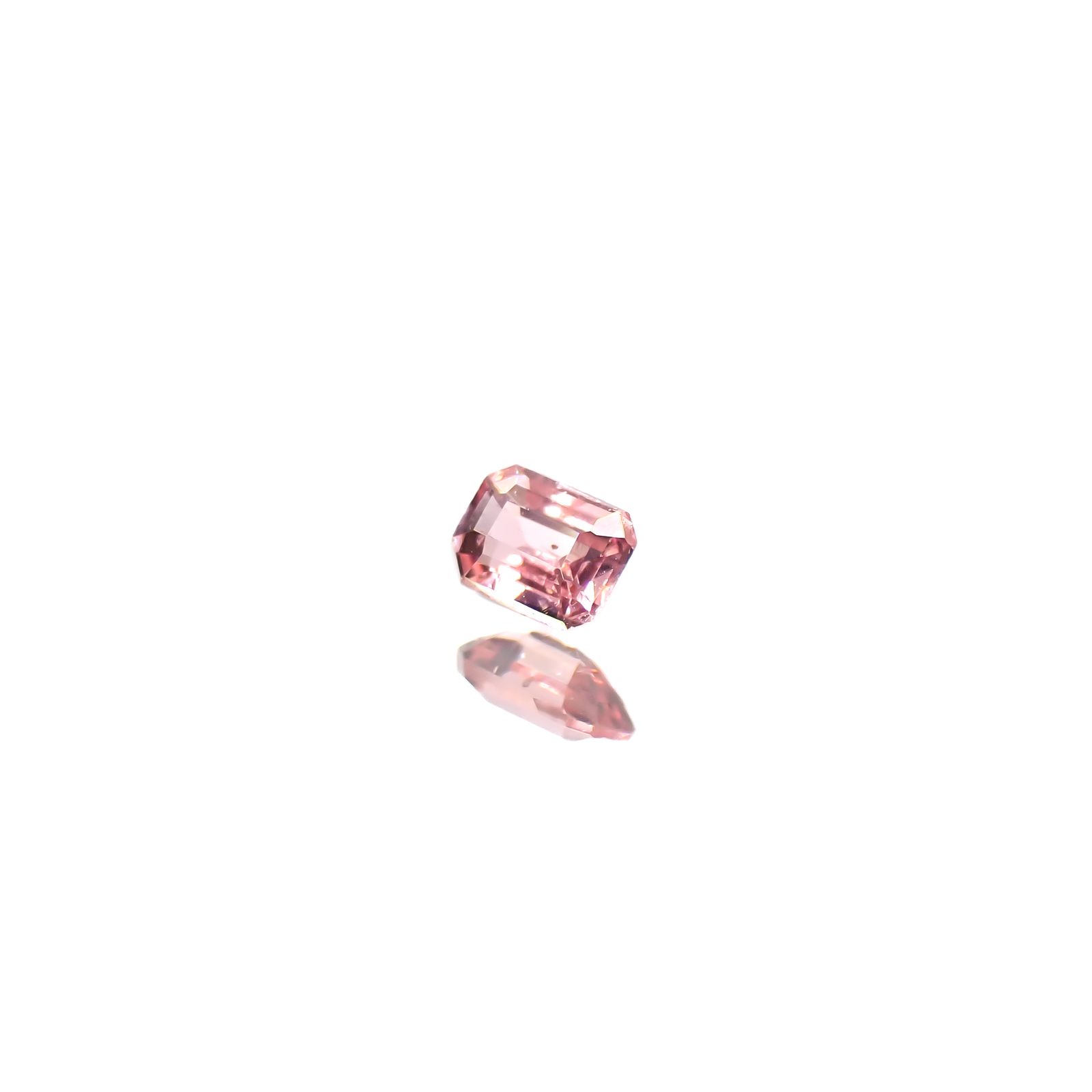 ヴェイリネナイト(宝石名ベイリネナイト)パキスタン産 0.043ct 識別済[240628344]2.4x1.7mm前後