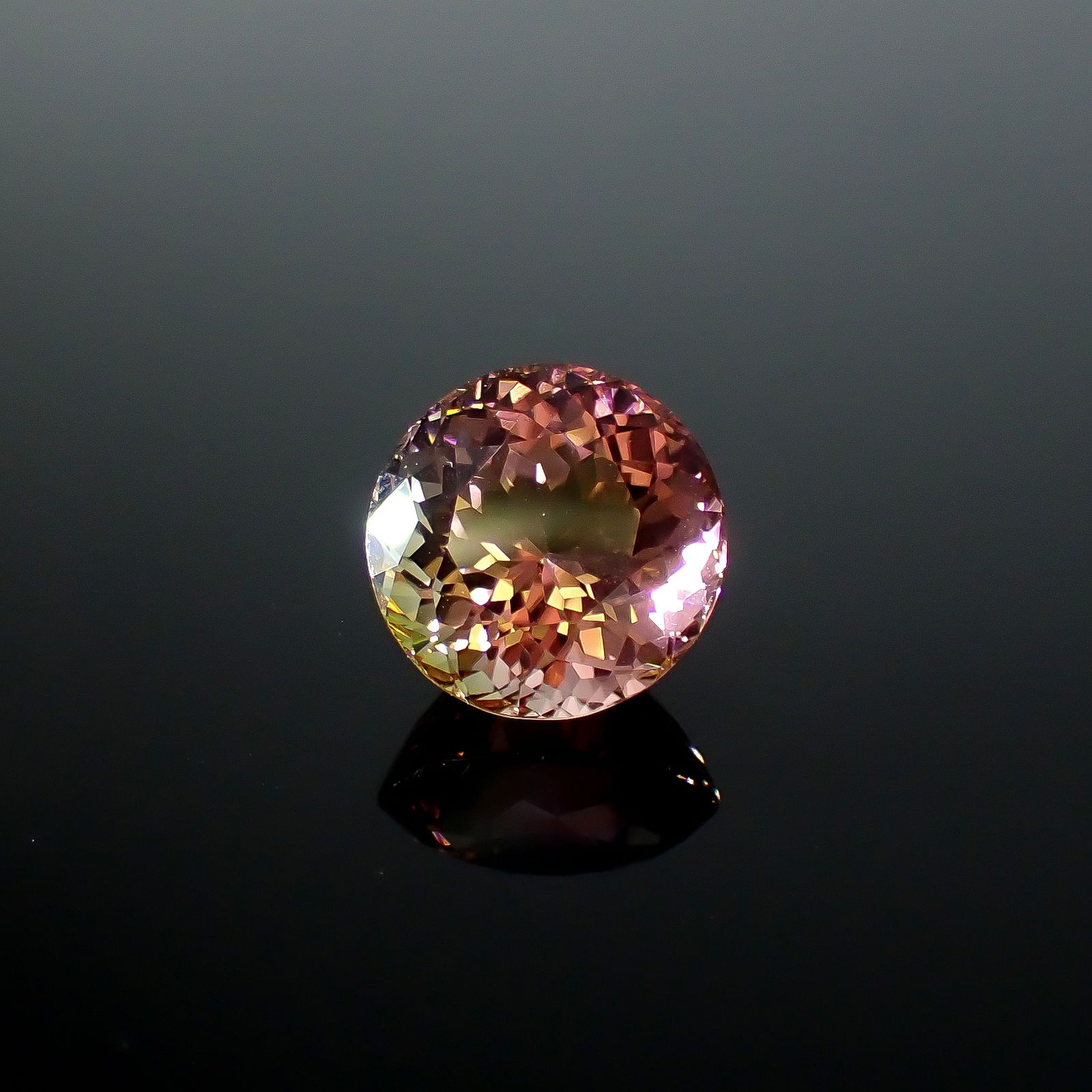 バイカラートルマリン(宝石名バイカラー・トルマリン)ブラジル産 11.741ct ソ付(彩珠)[250931151]13.8x13.6mm前後