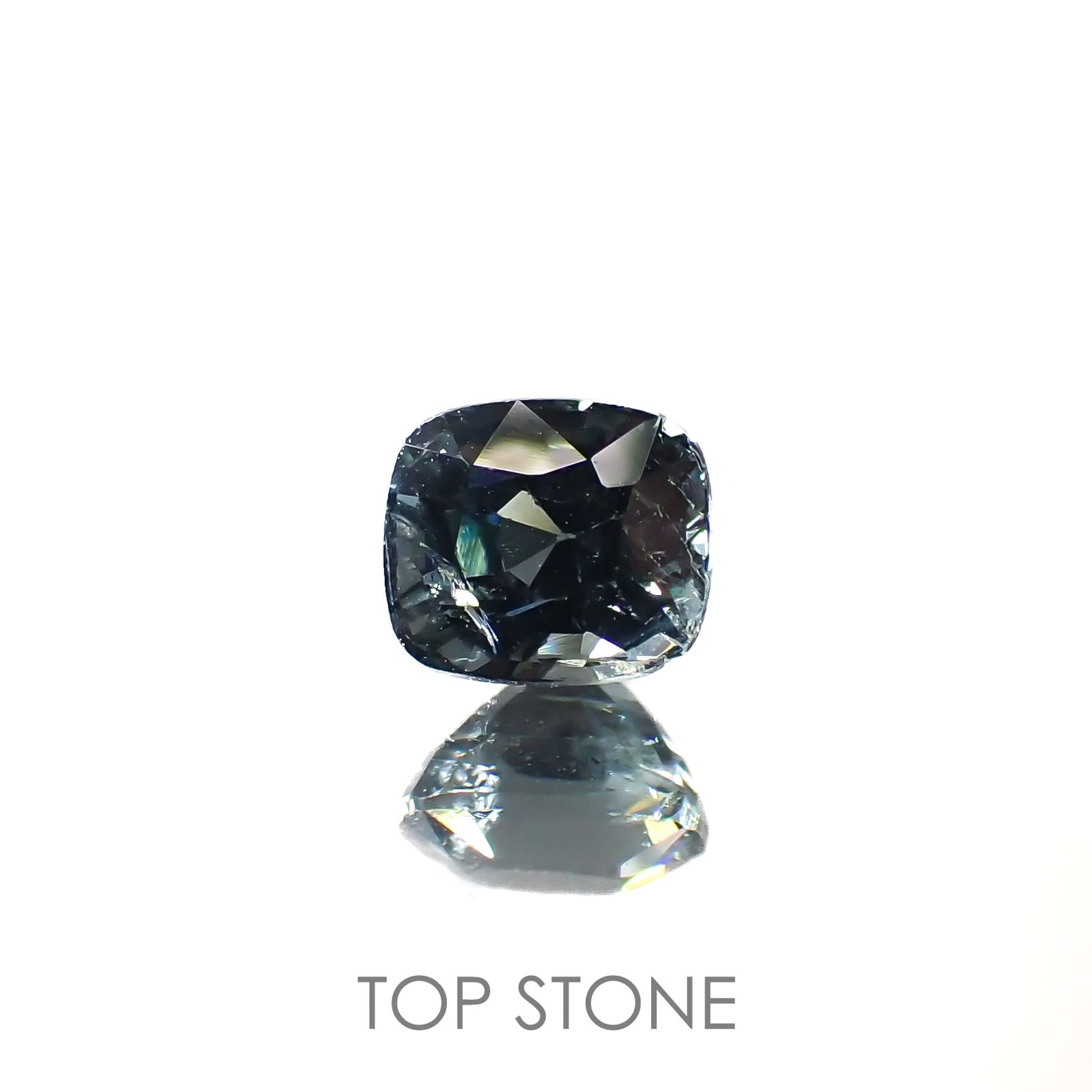 グレースピネル(宝石名スピネル)ビルマ/マダガスカル産 0.95ct 識別済[220716819]5.6x4.9mm前後