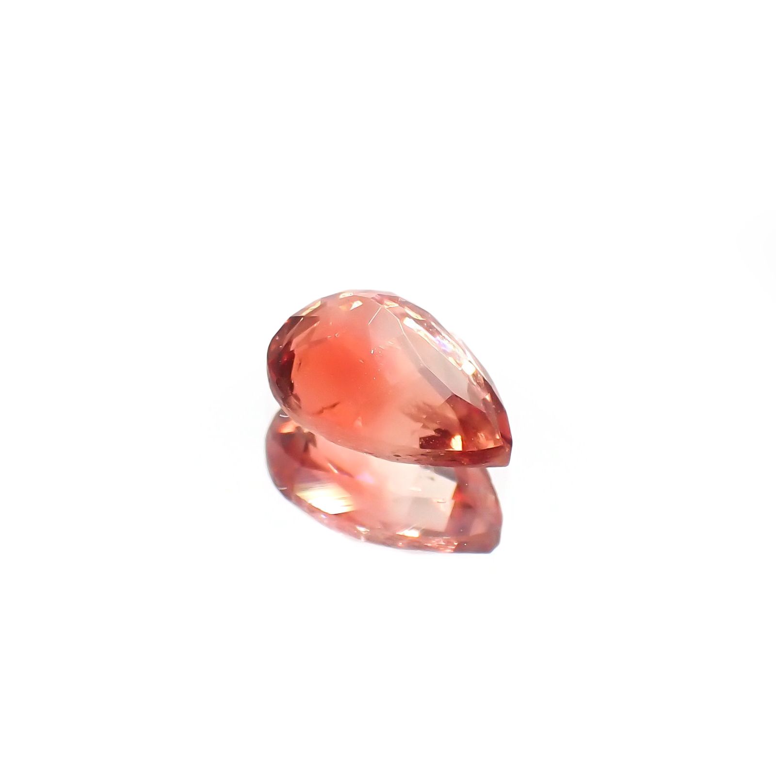 アンデシン(宝石名アンデシン)チベット産 識別済 0.92ct / 8.1x5.6mm