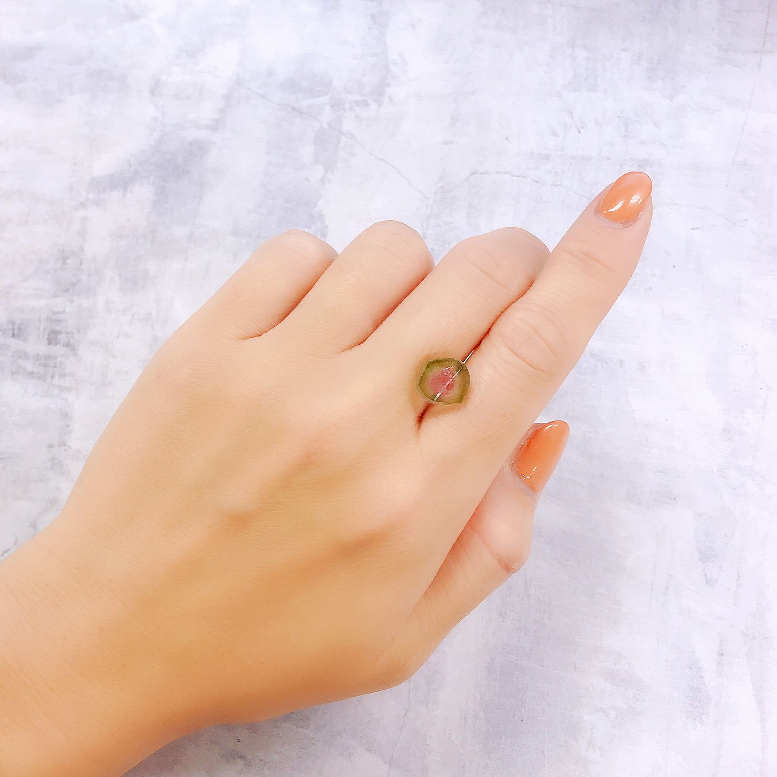 ウォーターメロントルマリン 原石スライス コンゴ民主共和国産 2.96ct[221018616]10.4x10.4mm前後