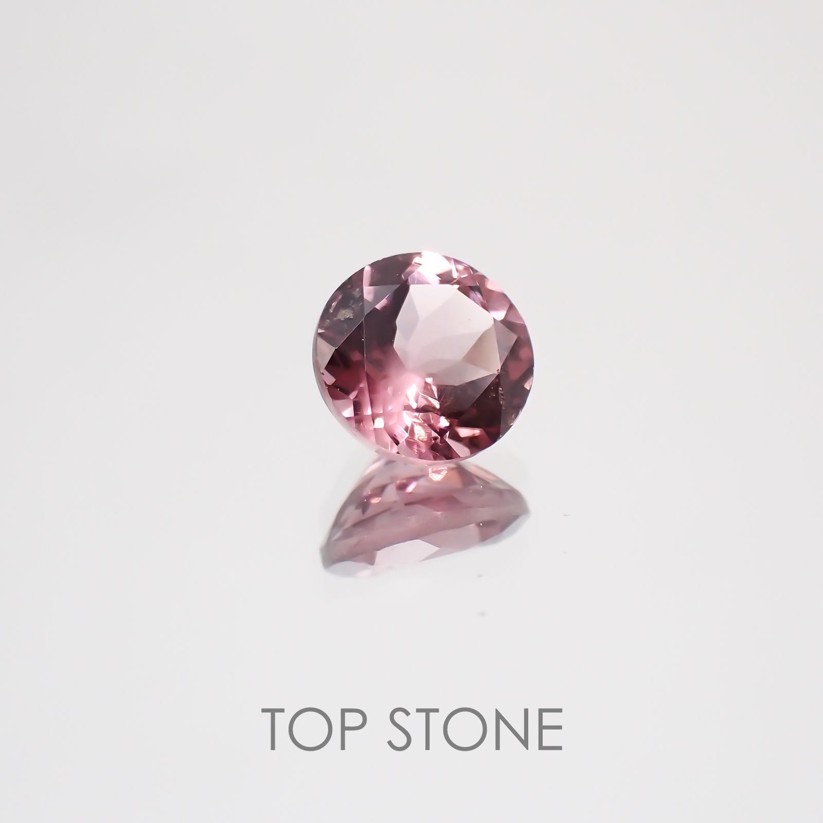 マラヤガーネット タンザニア産 ルース 0.65ct[21019367]5.2×5.2mm前後