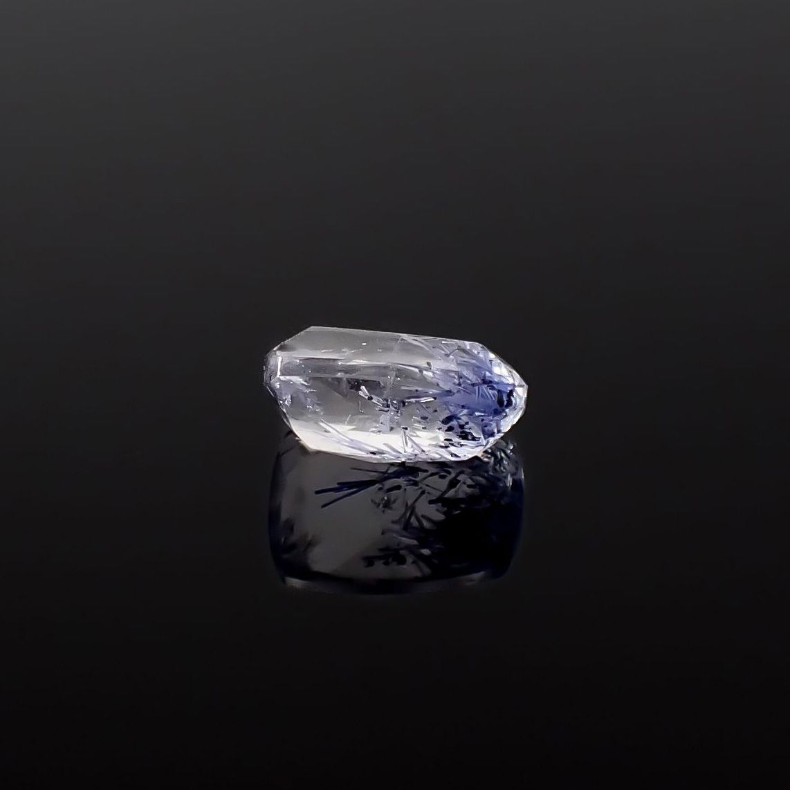 デュモルチェライトインクォーツ ブラジル産 0.86ct / 6.9x5mm前後 [260331852]