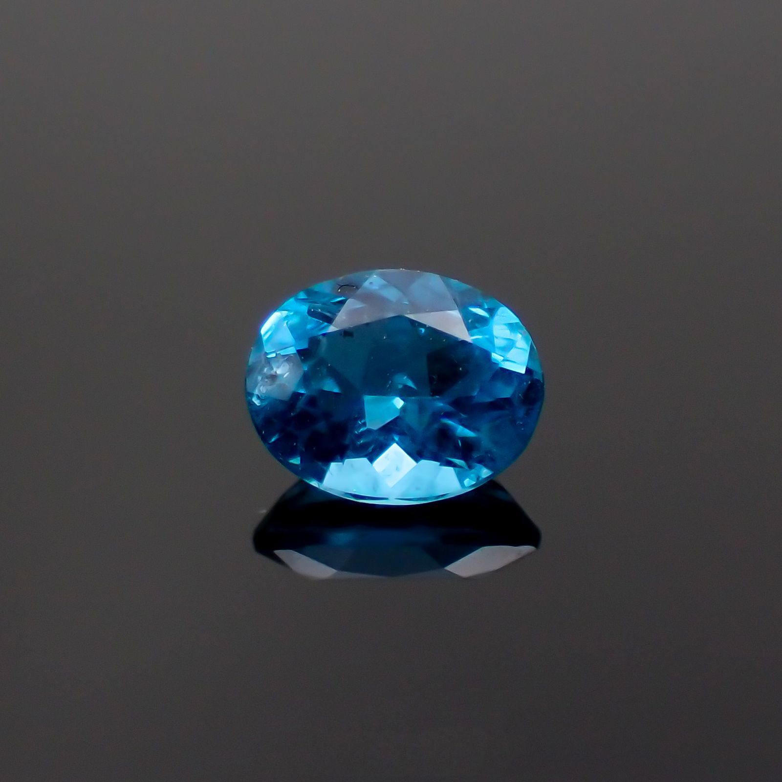 アウイナイト フルオレッセンス(宝石名アウイナイト)ドイツ産 0.26ct 識別済[221018893]4.9x3.9mm前後