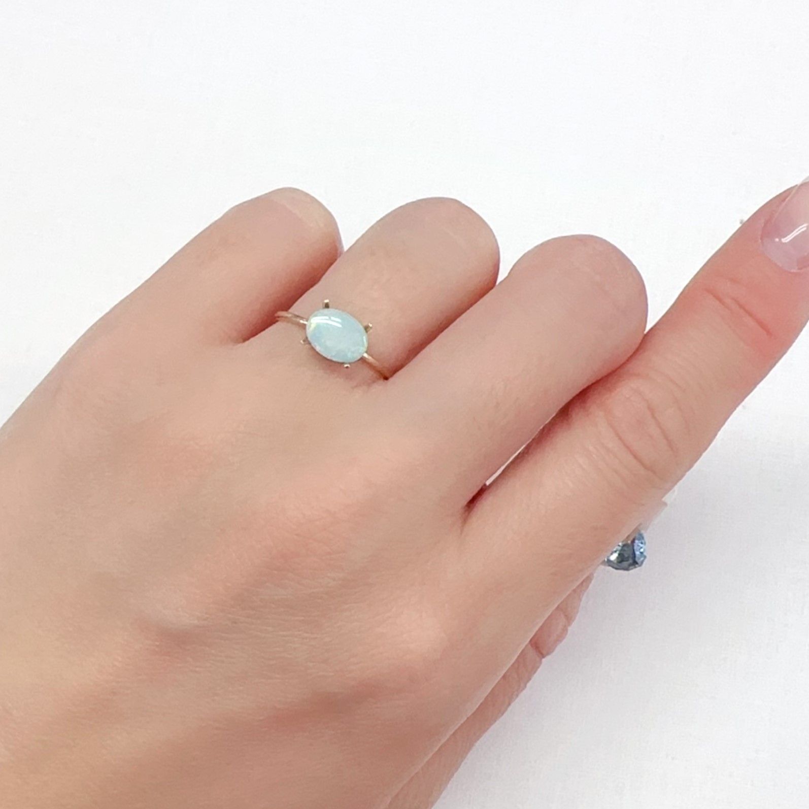 オパール オーストラリア産 0.48ct[240125290]7.9x6.1mm前後