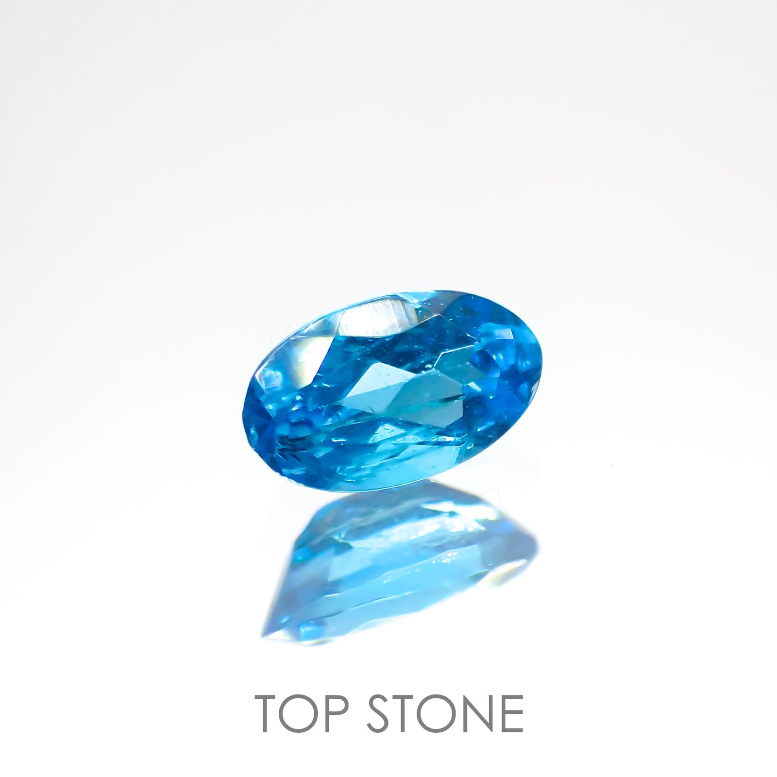 ネオンブルーアパタイト(宝石名アパタイト) ブラジル産 0.26ct 識別済[211012573]5×2.9mm前後