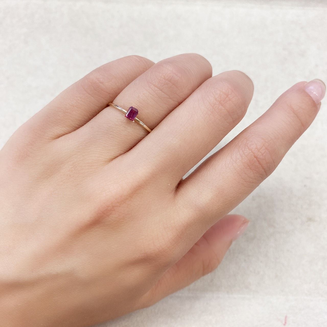 ルビー 非加熱(宝石名ルビー) マダガスカル産 0.26ct 識別済[210711733]3.8×2.8mm前後