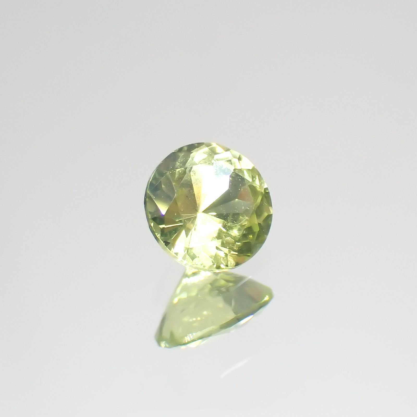 クリソベリル(宝石名クリソベリル)マダガスカル産 0.34ct 識別済[220114489]4.2x4.2mm前後