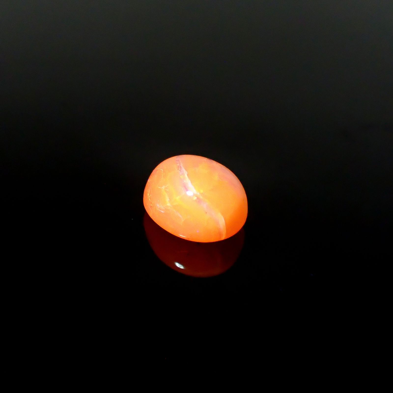 北海道オパール 北海道河東郡鹿追町然別産 2.62ct [250530400]9.8x8.1mm前後