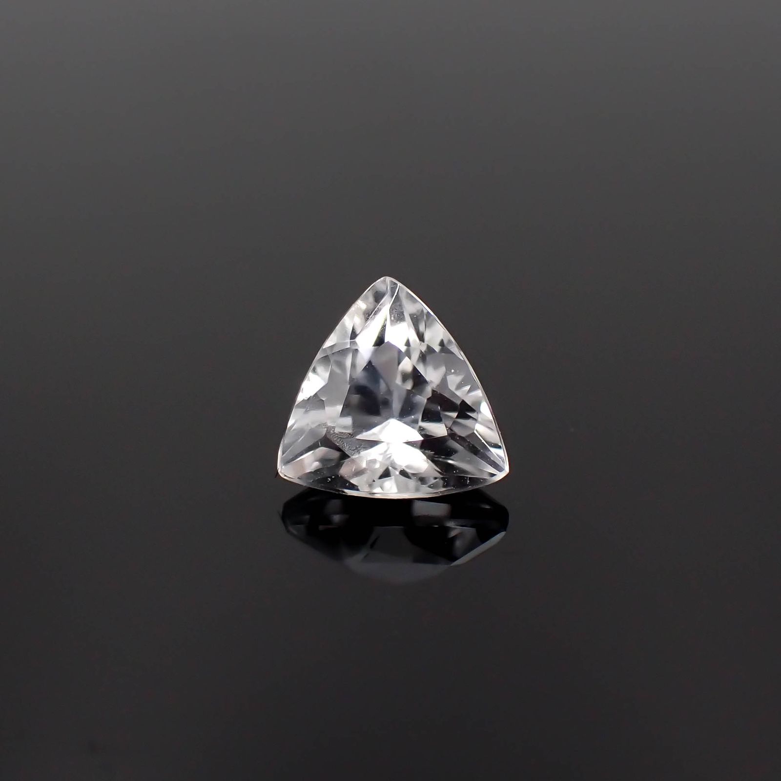 フェナカイト(宝石名フェナカイト)マダガスカル/ブラジル産 0.86ct 識別済[230522023]6.4x6.5mm前後