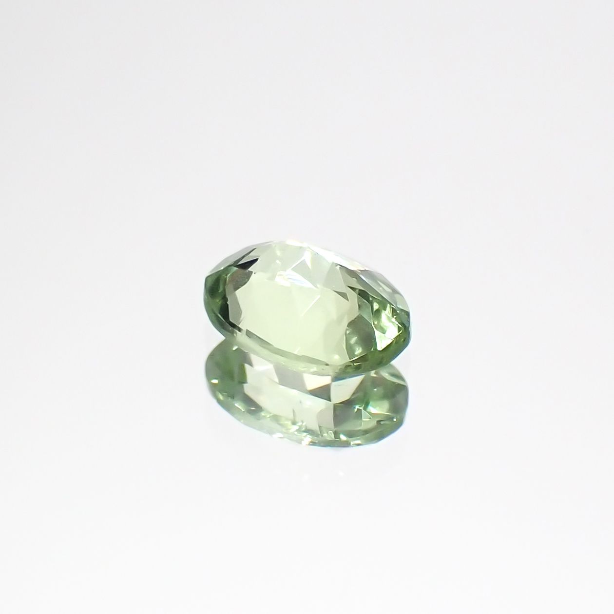 ミントガーネット タンザニア産 0.34ct[231023739]5x3.8mm前後