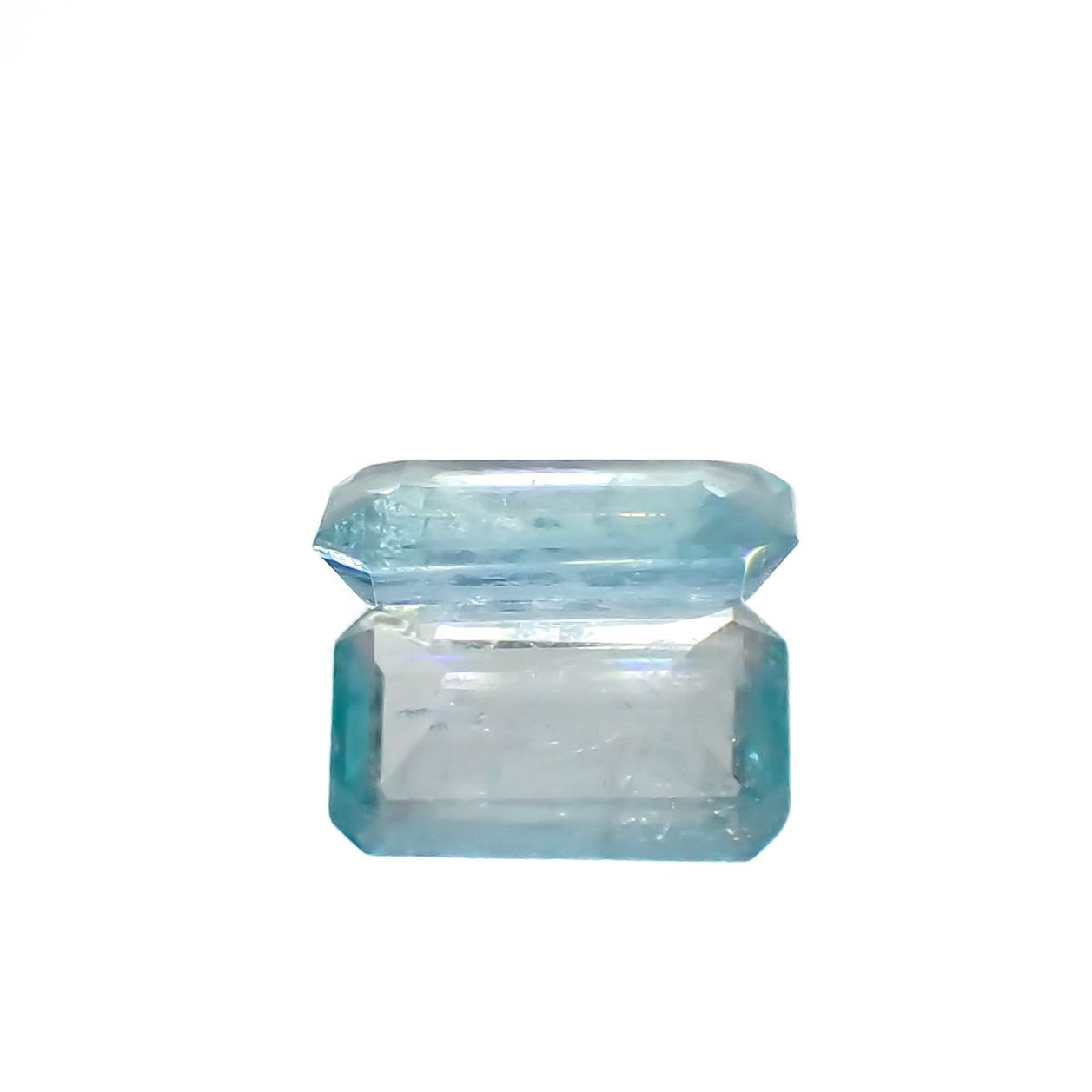 ユークレース(宝石名ブルー・ユークレース)コロンビア産 0.767ct ソ付(彩珠)[221018857]7.5x4.6mm前後