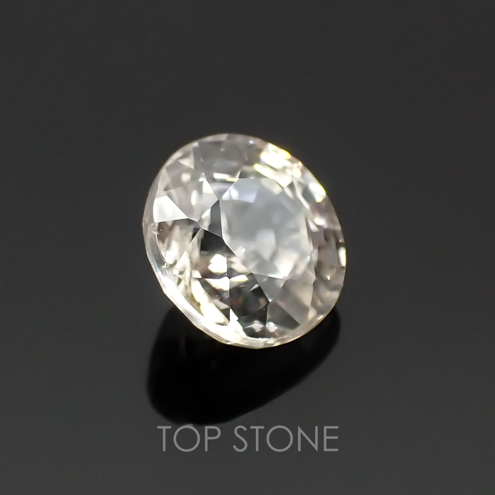 カラーレスジルコン スリランカ,カンボジア産 ルース 1.89ct[20118077]6.6×6.6mm前後