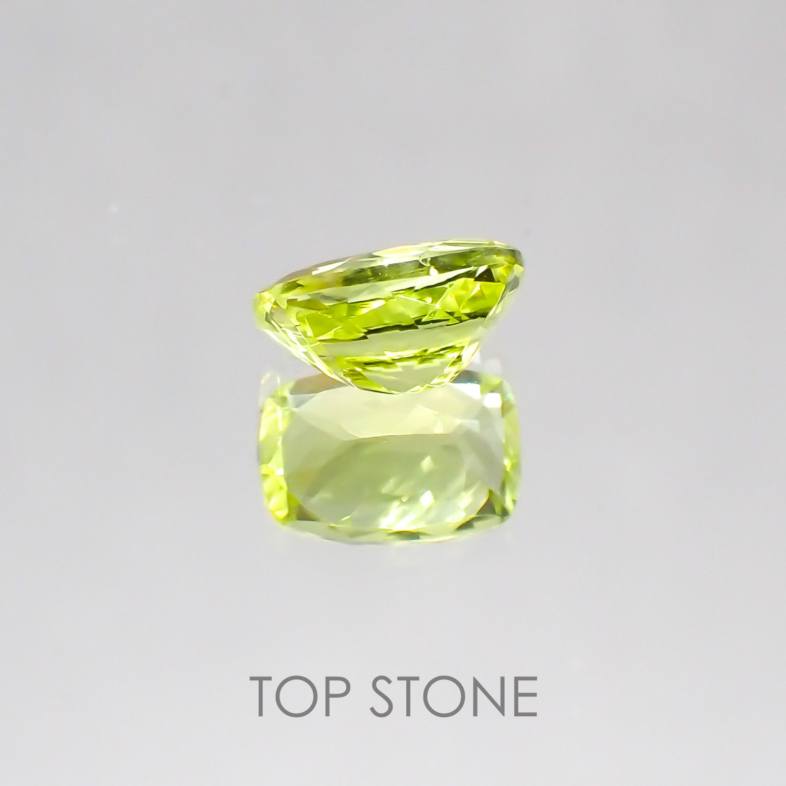 パロットクリソベリル インド産 ルース 0.67ct[20128558]6×4mm前後