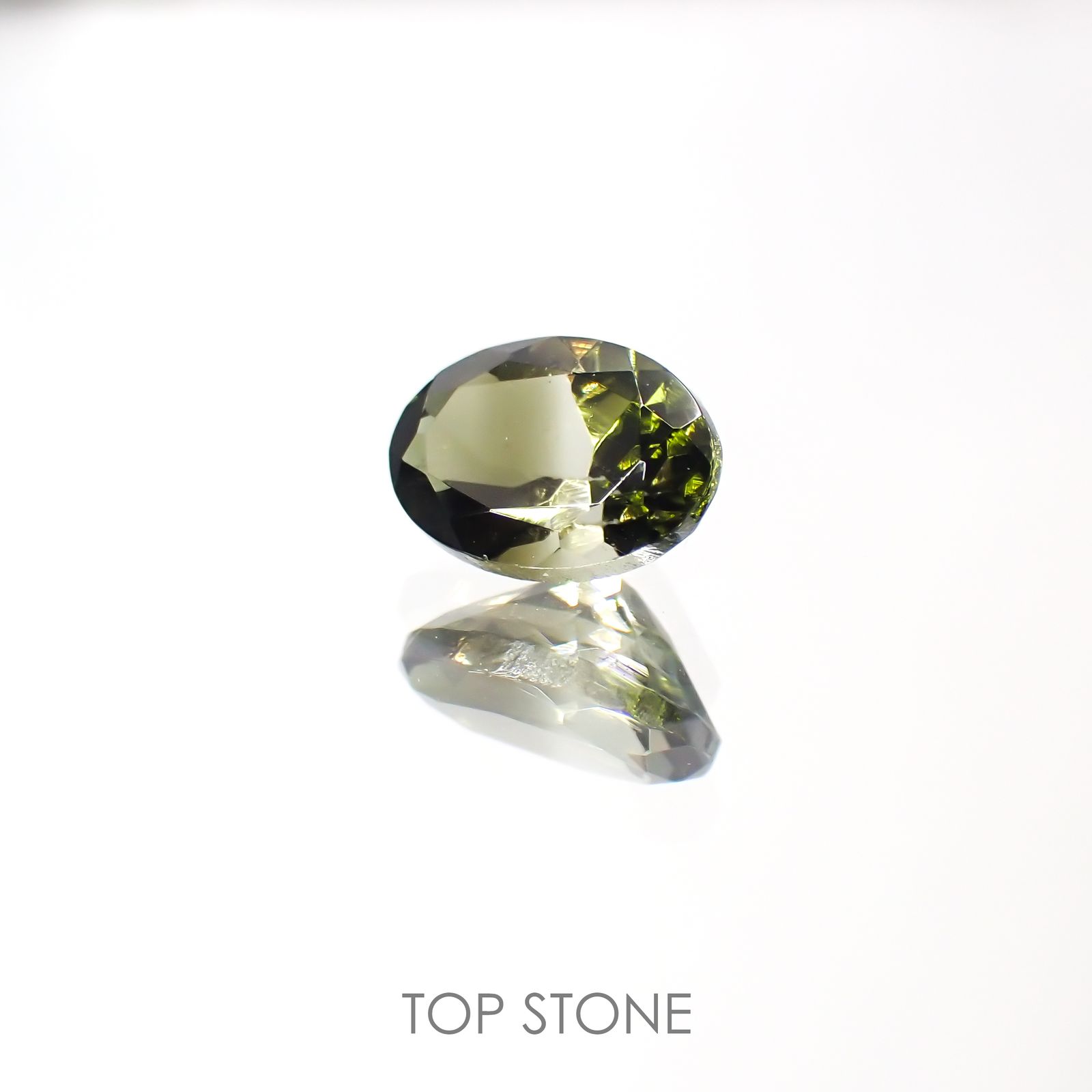 バイカラートルマリン(宝石名バイカラー・トルマリン) ブラジル/アフリカ産 0.91ct 識別済[211013565]7.1×5.1mm前後