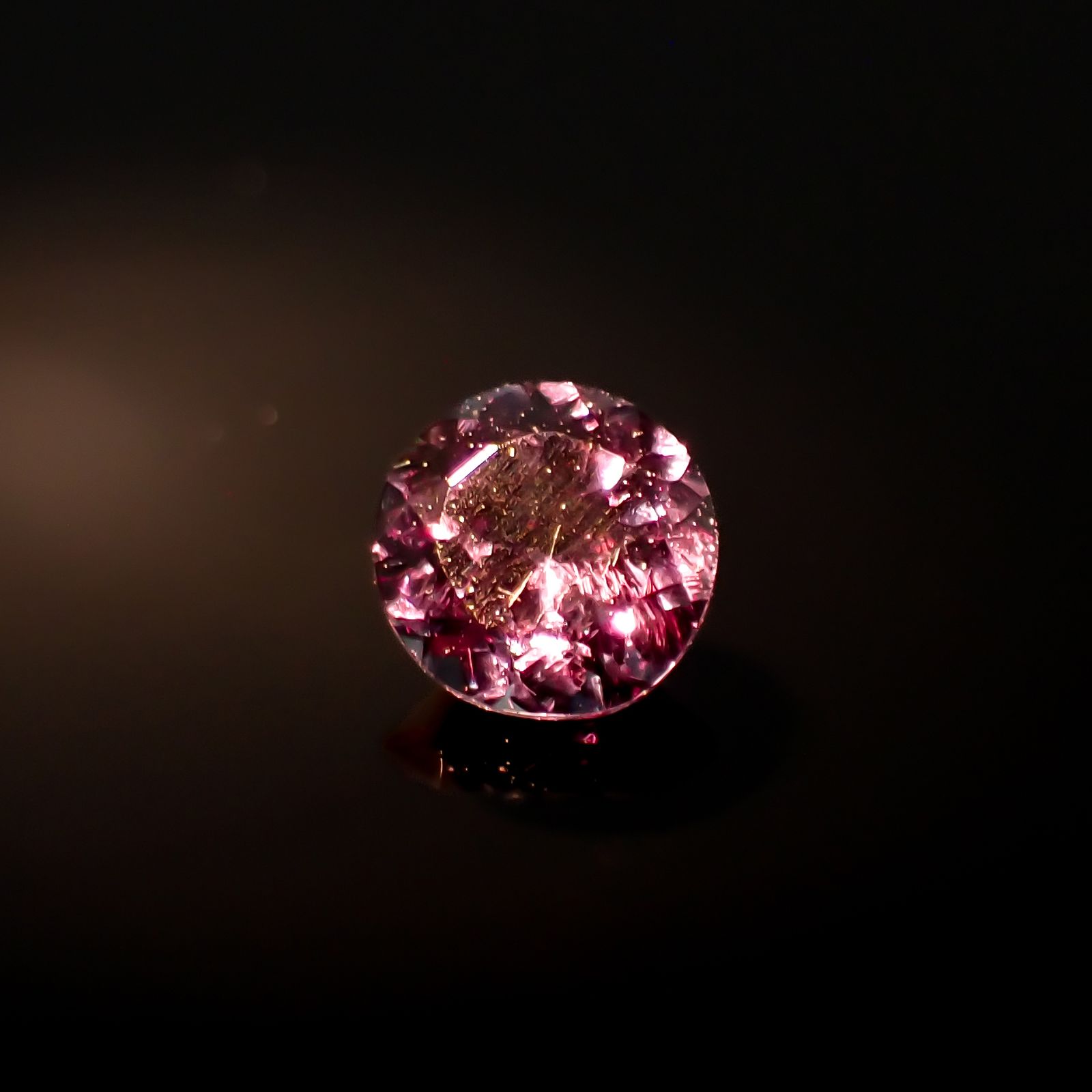 カラーチェンジガーネット アレキタイプ マダガスカル・ベキリー産 0.20ct[230923406]3.5x3.5mm前後