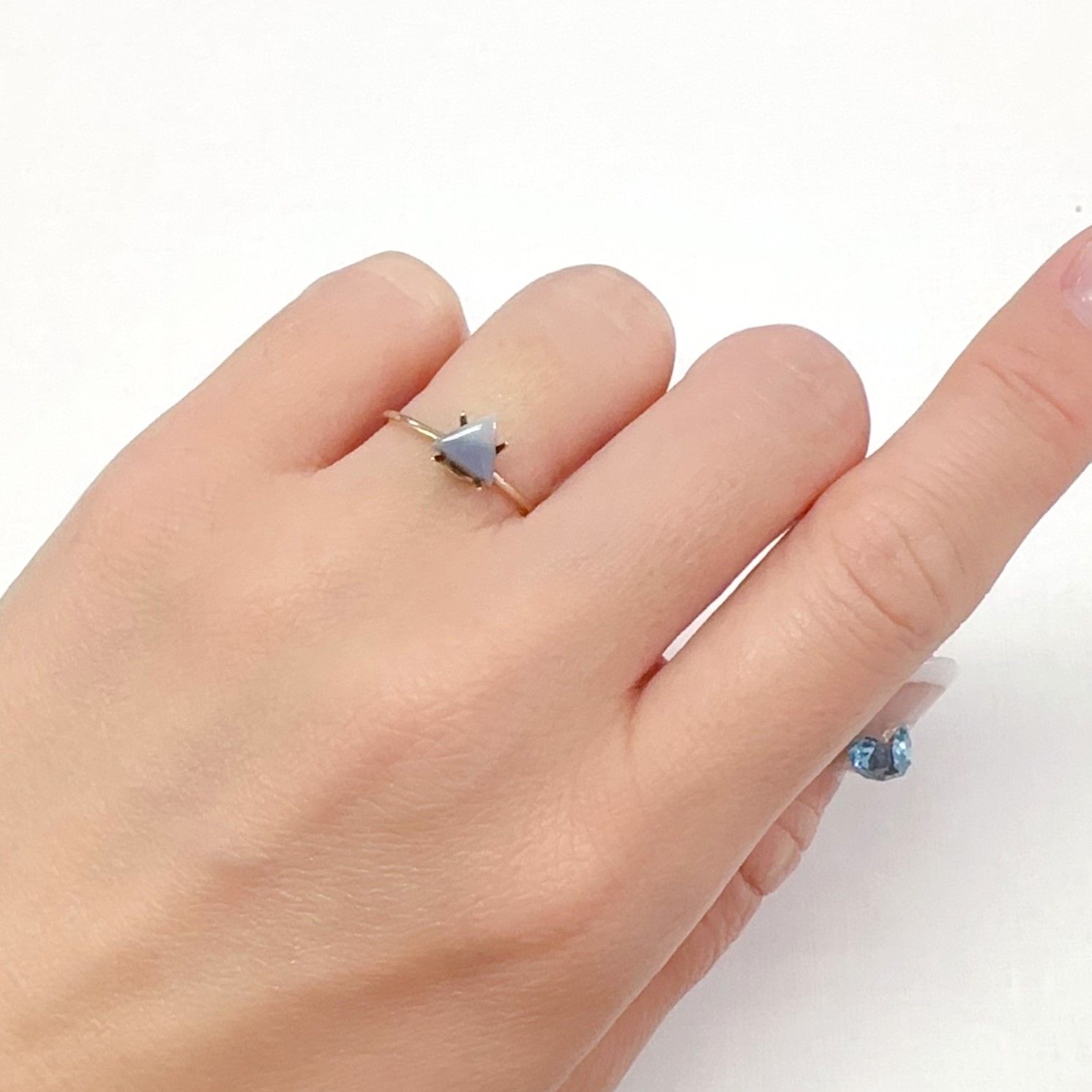 ブラックオパール オーストラリア産 0.56ct[240326648]6.5x5.9mm前後