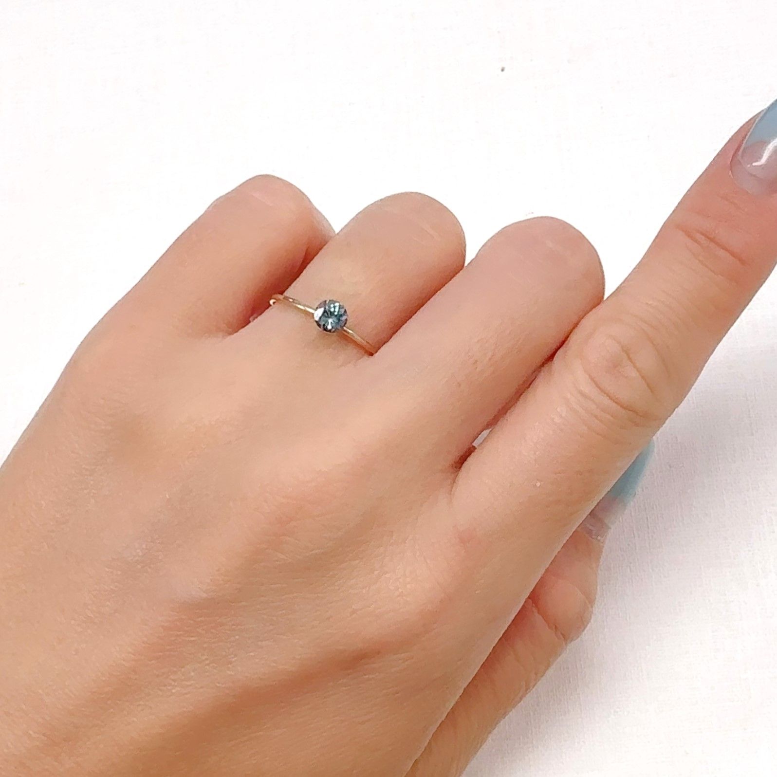 バイカラータンザナイト(宝石名ゾイサイト)タンザニア産 0.37ct 識別済[240828613]4.4x4.4mm前後