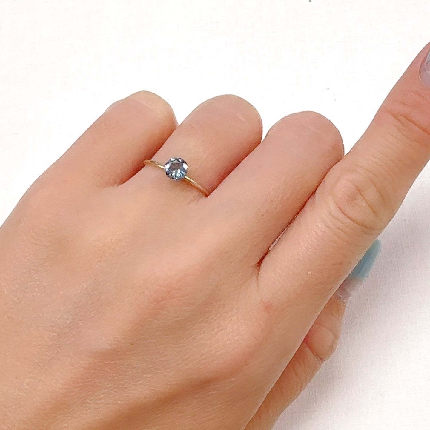 バイカラータンザナイト(宝石名ゾイサイト)タンザニア産 0.46ct 識別済[240828610]5x4.9mm前後