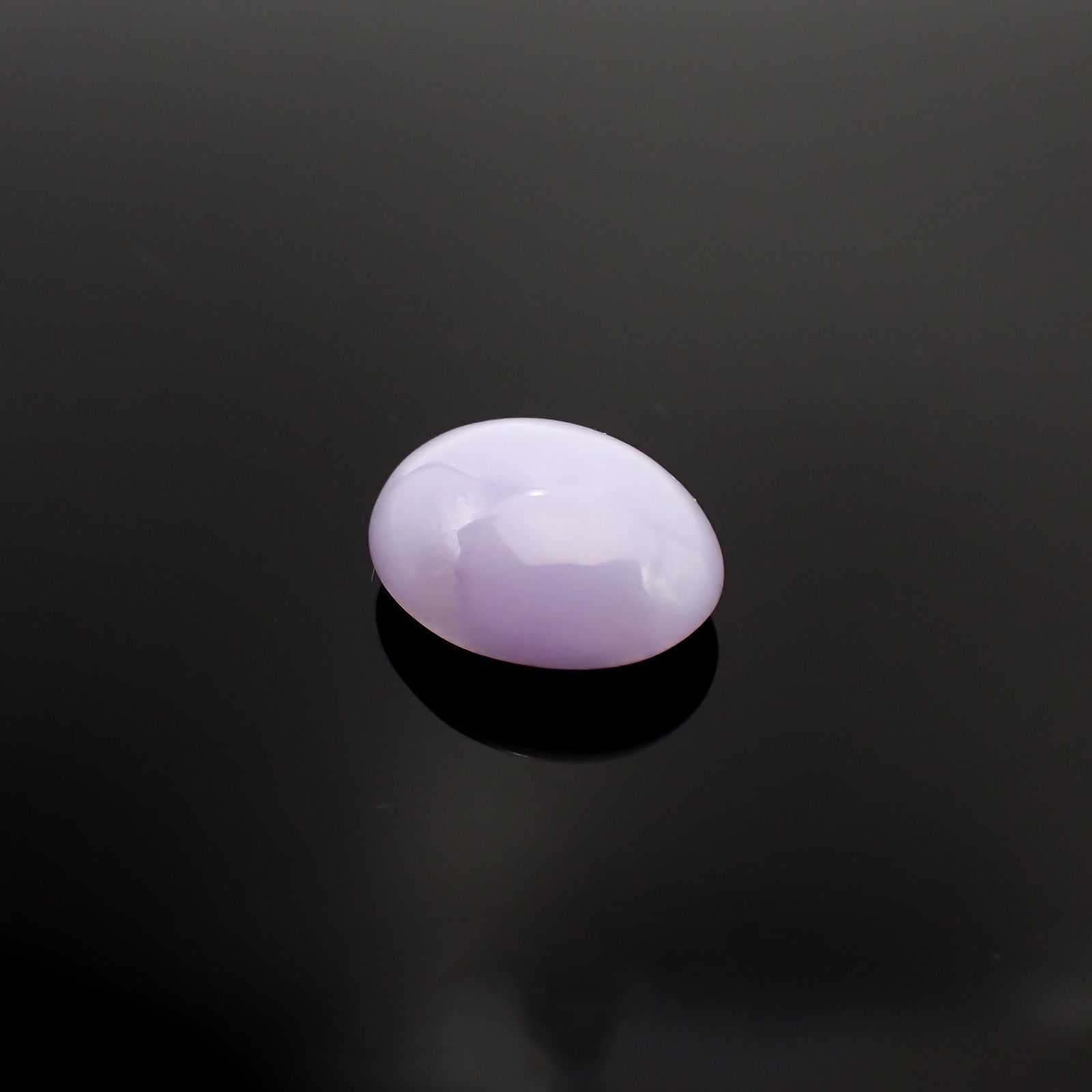 ラベンダー翡翠(宝石名ラベンダー・ジェダイト(翡翠))ビルマ産 15.799ct ソ付(彩珠)[221219584]16.9x14.1mm前後
