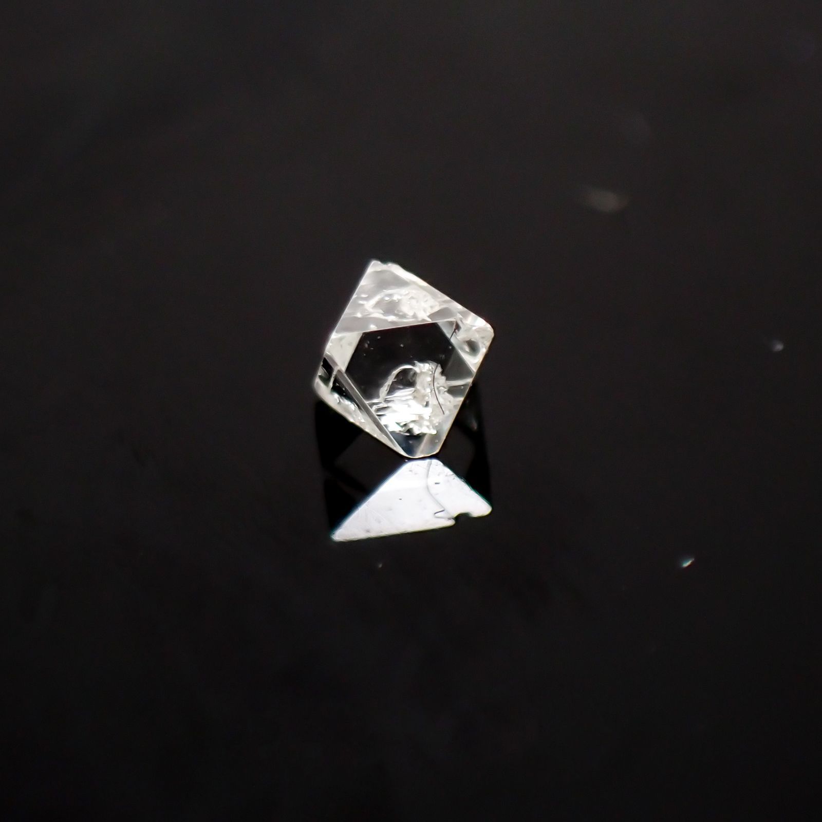 ソーヤブルダイヤモンド 原石 ロシア産 ルース 0.047ct[210410552]2.4×2.3mm前後