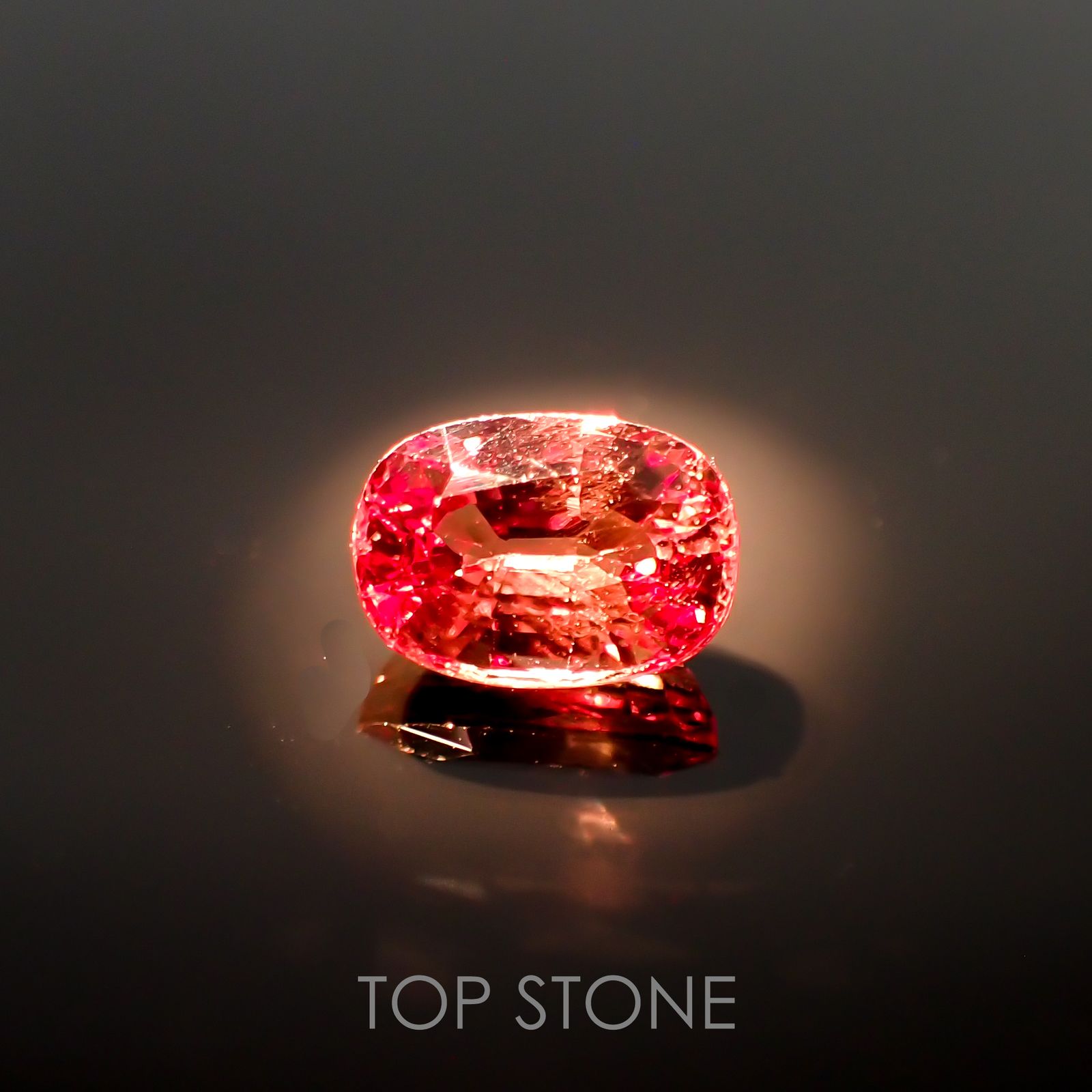 カラーシフトマラヤガーネット(宝石名ガーネット)タンザニア産 1.00ct 識別済[220115013]6.5x4.7mm前後