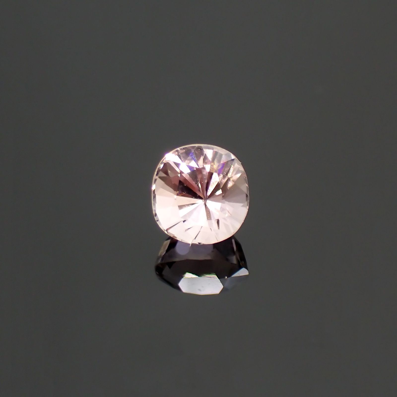 ピンクトルマリン アフガニスタン産 0.78ct [220114103]5.2x5.1mm前後