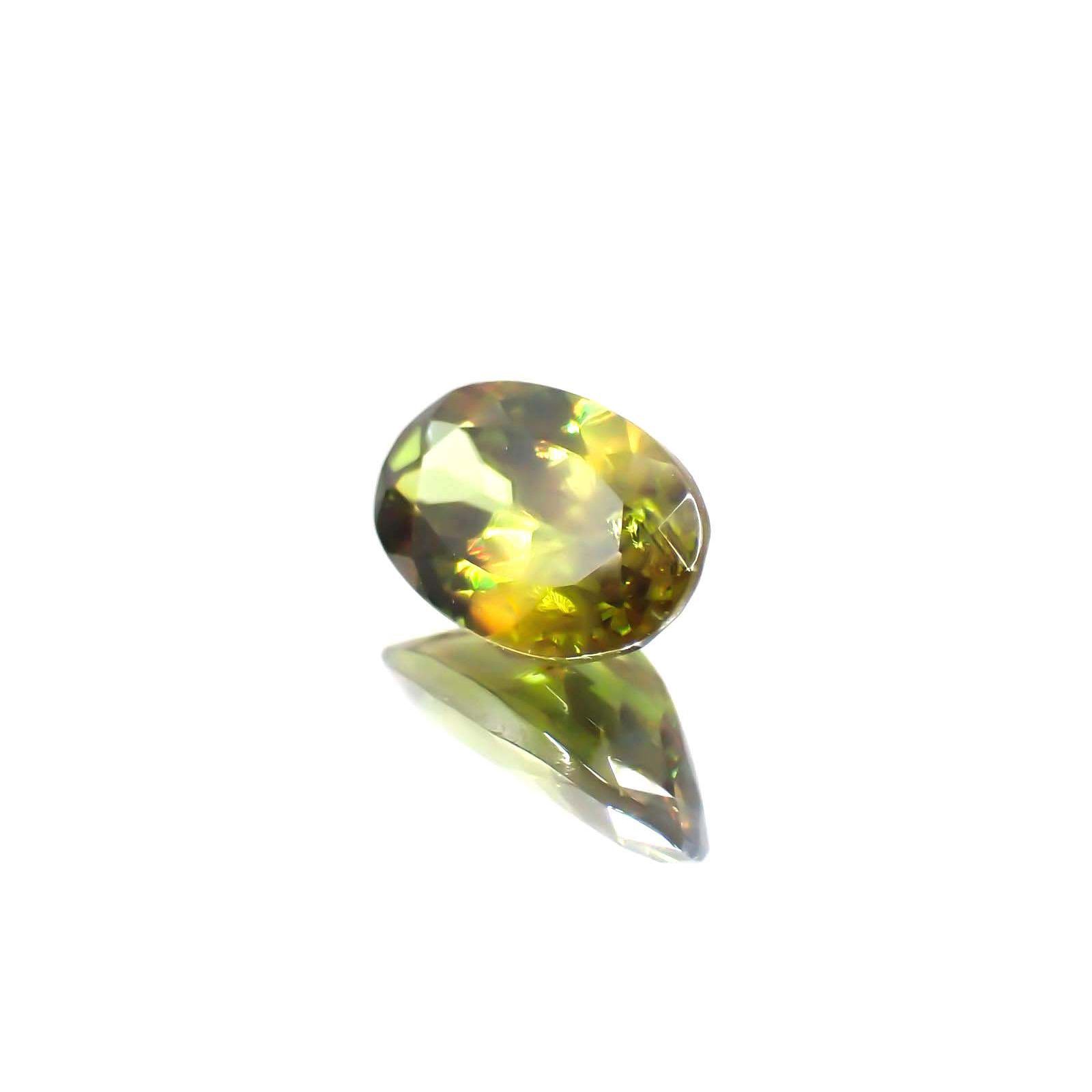 カラーチェンジスフェーン(宝石名スフェーン)パキスタン産 0.65ct 識別済[230722824]7.1x4.1mm前後