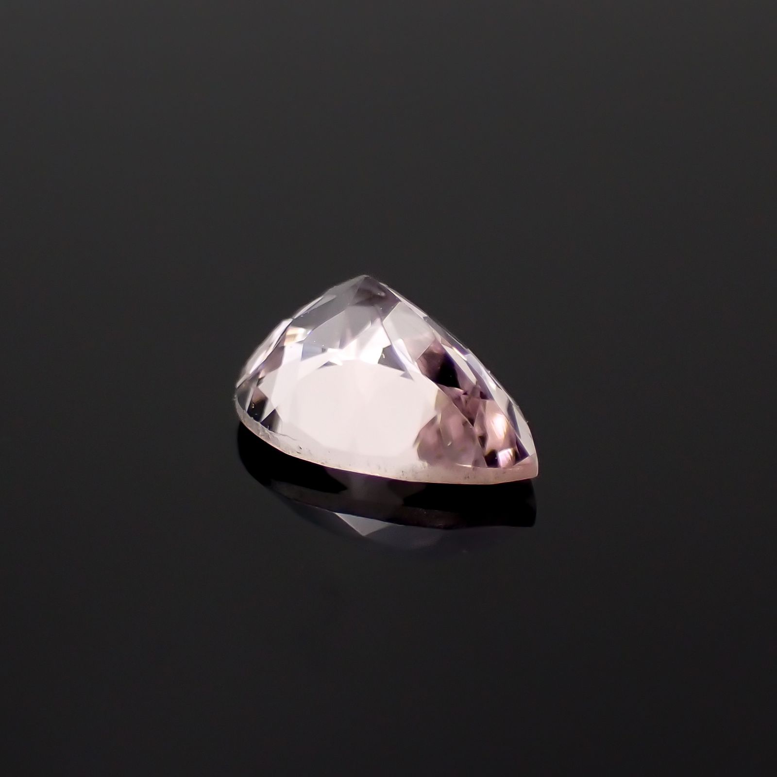 モルガナイト ブラジル産 0.57ct[230421792]7.1x5.2mm前後