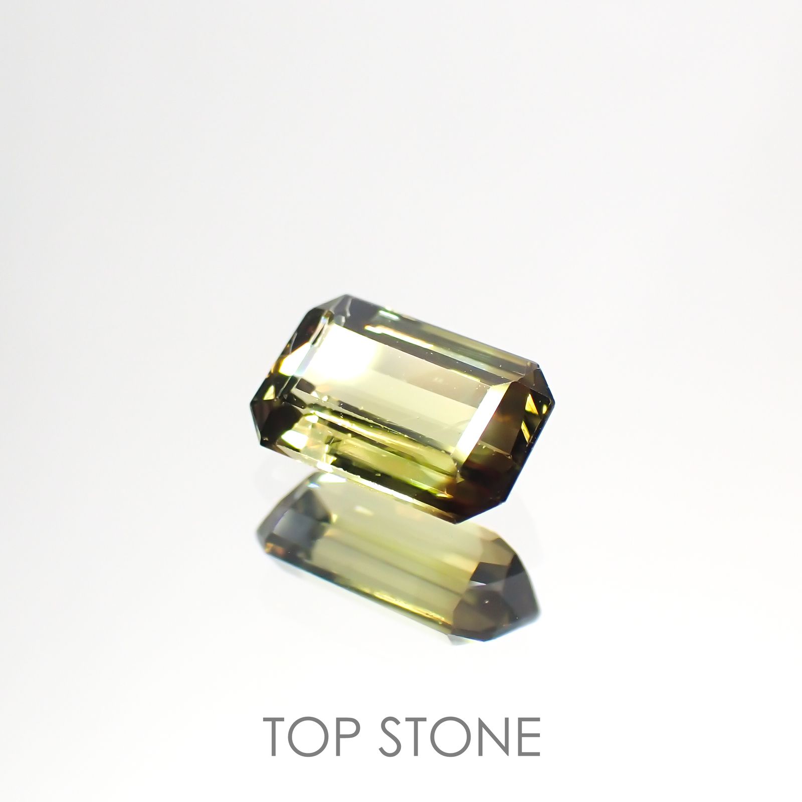 バイカラークリソベリル(宝石名バイカラー・クリソベリル)マダガスカル産 0.85ct 識別済[220114199]6.8x4.2mm前後