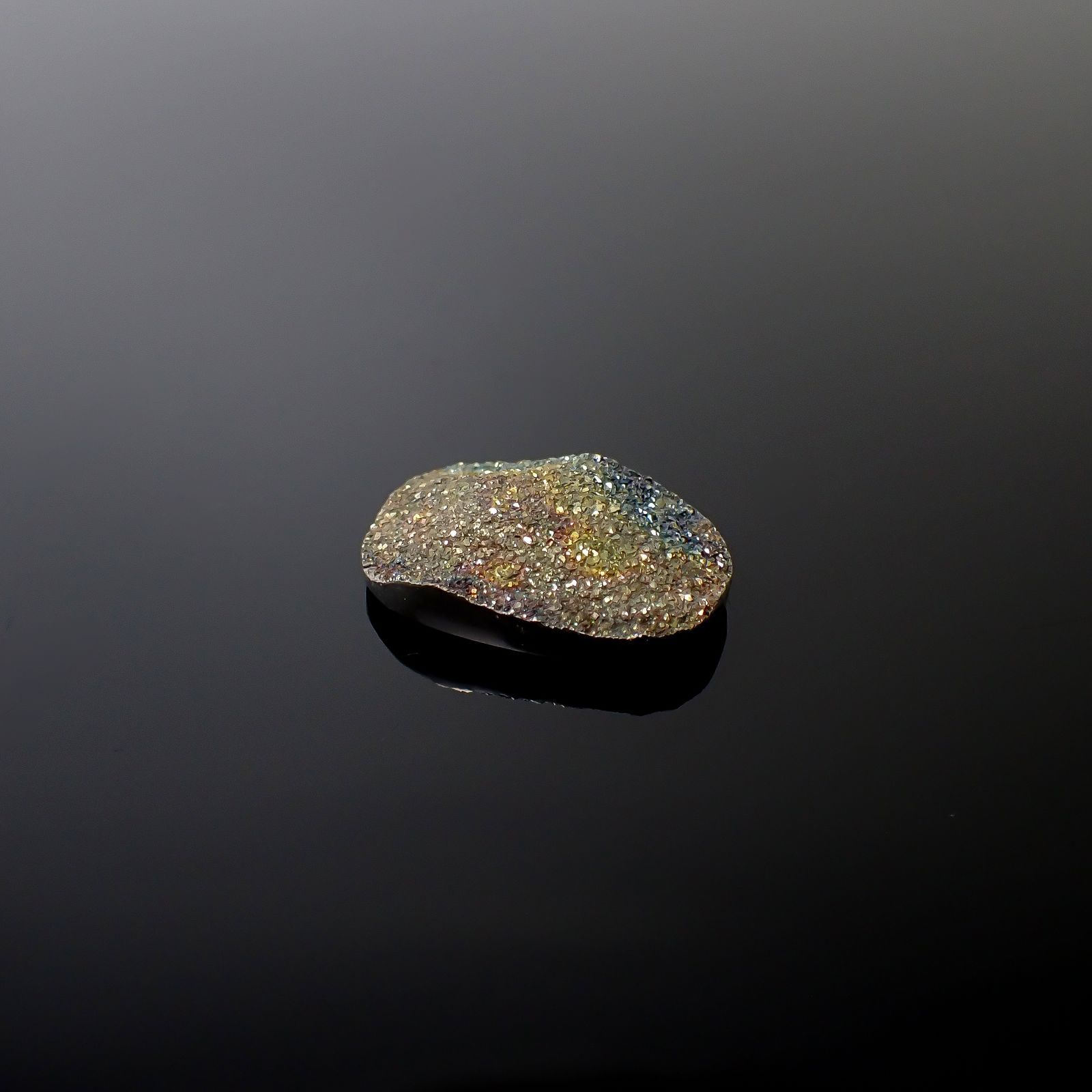 ◇フリーフォーム◇レインボーパイライト 原石 ロシア産 21.99ct[240527473]24.3x15.5mm前後