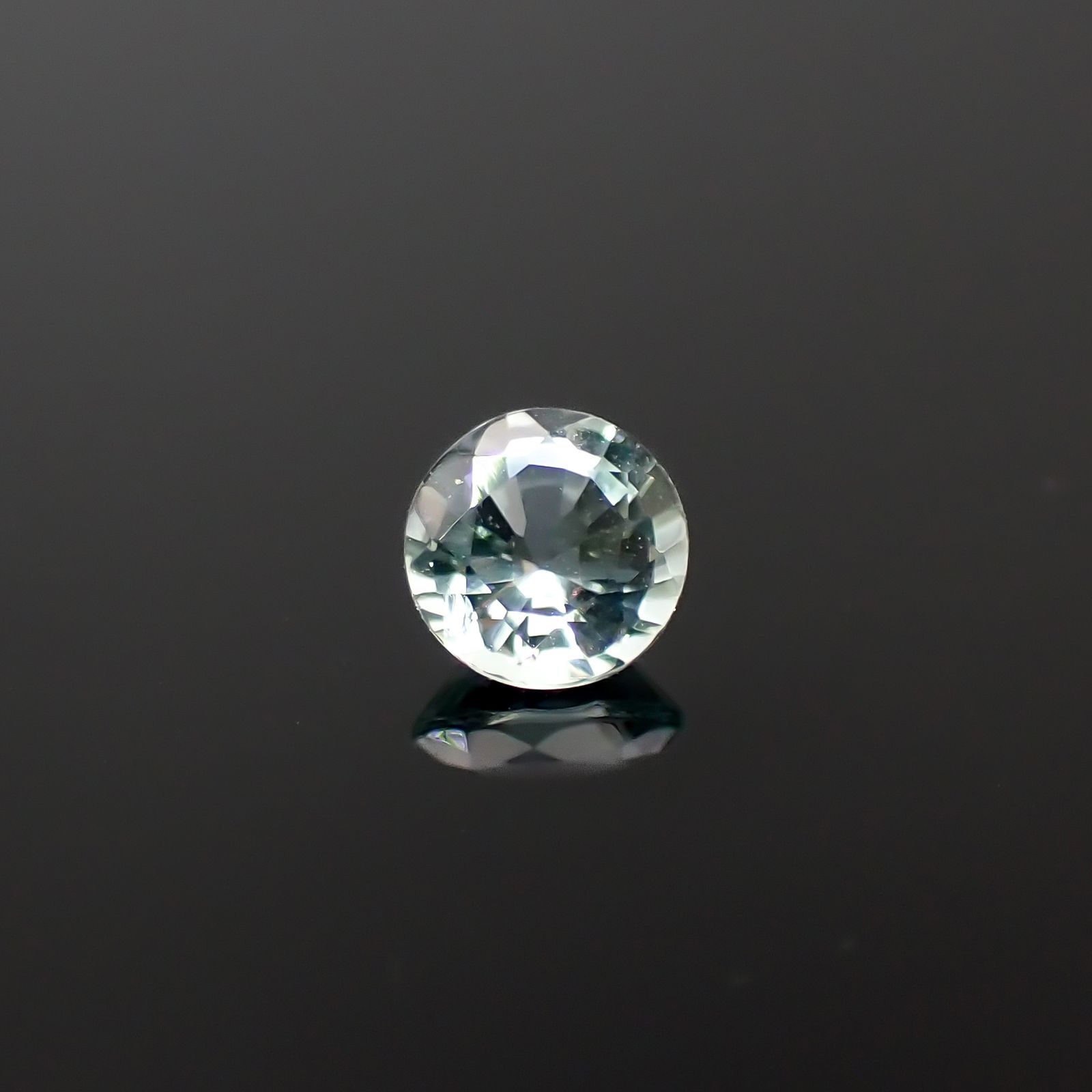 ミントベリル ブラジル産 0.32ct[240728585]4.5x4.5mm前後